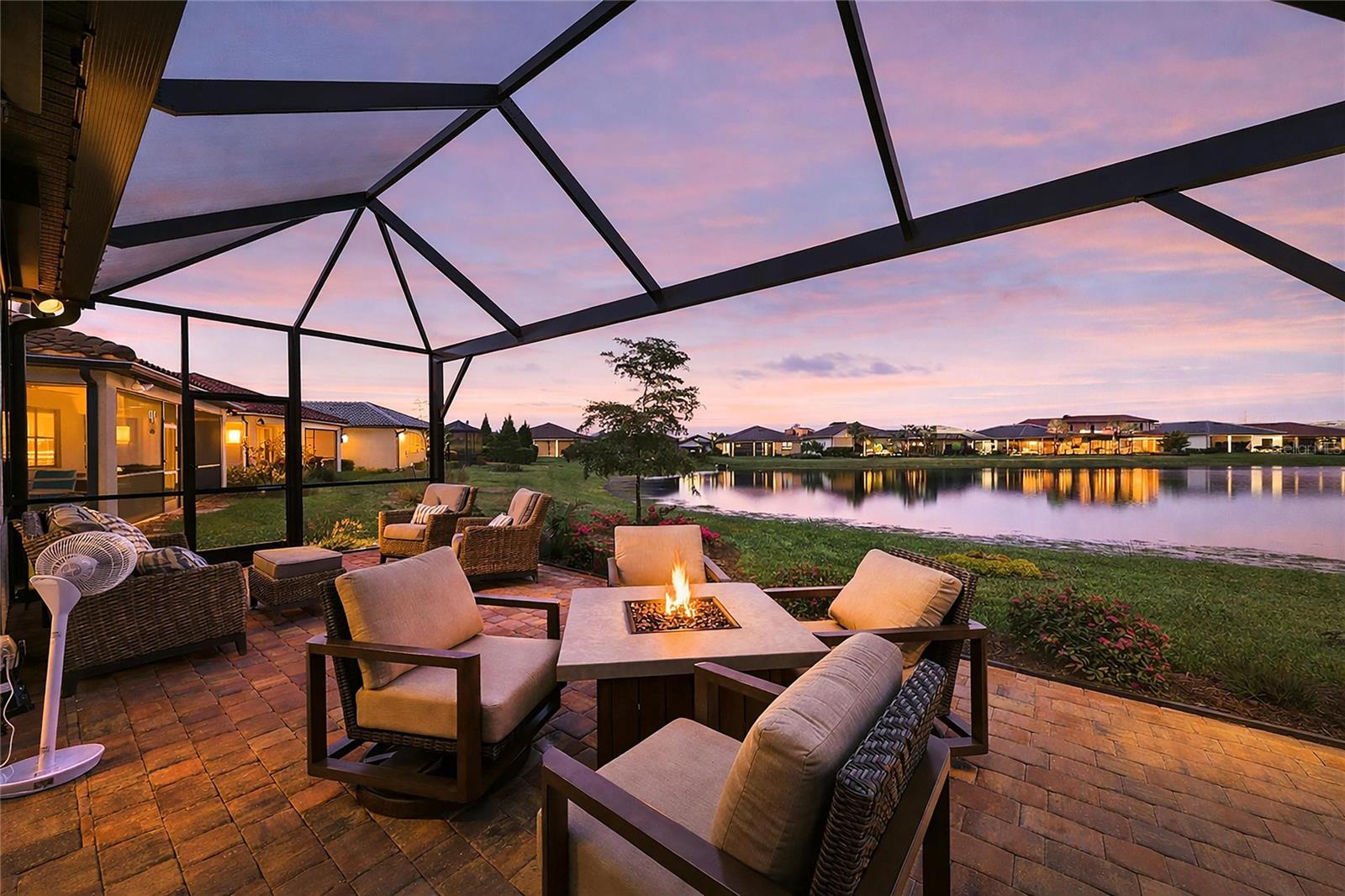 7575 SUMMERLAND Cv LAKEWOOD RANCH, FL 34202