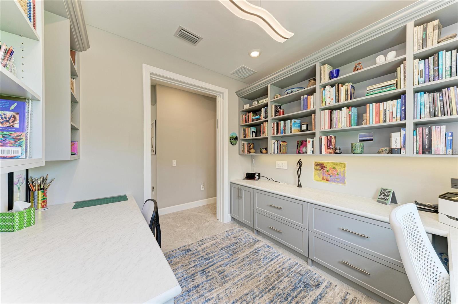 7575 SUMMERLAND Cv LAKEWOOD RANCH, FL 34202