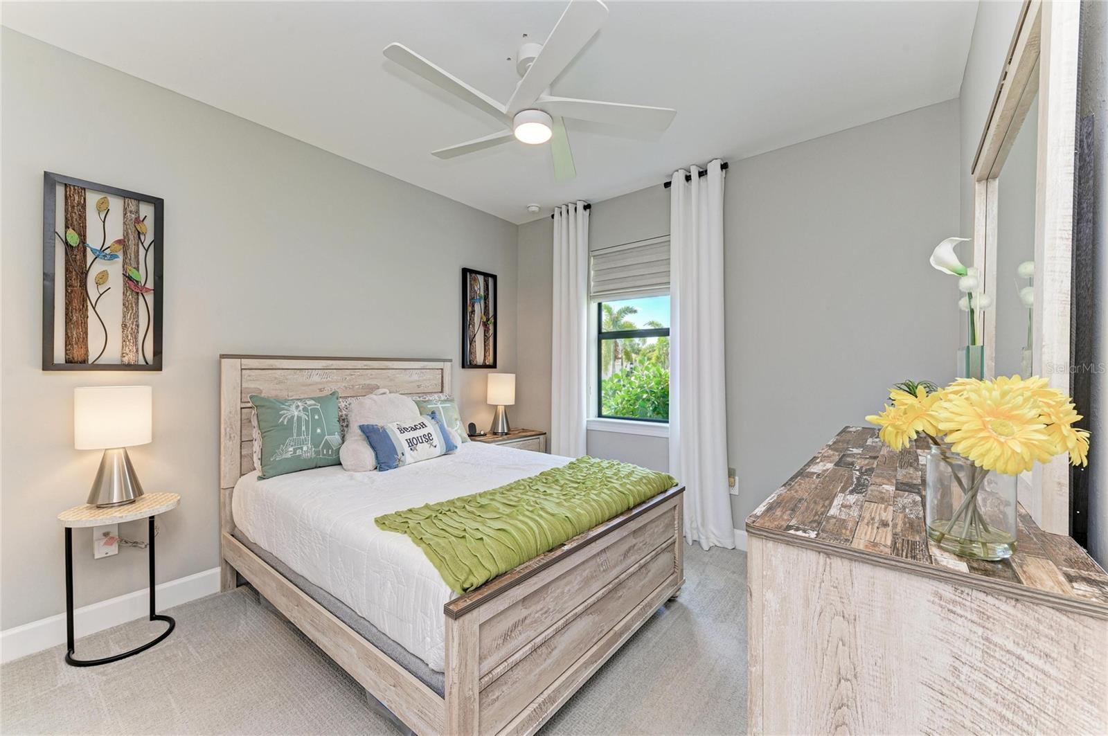 7575 SUMMERLAND Cv LAKEWOOD RANCH, FL 34202