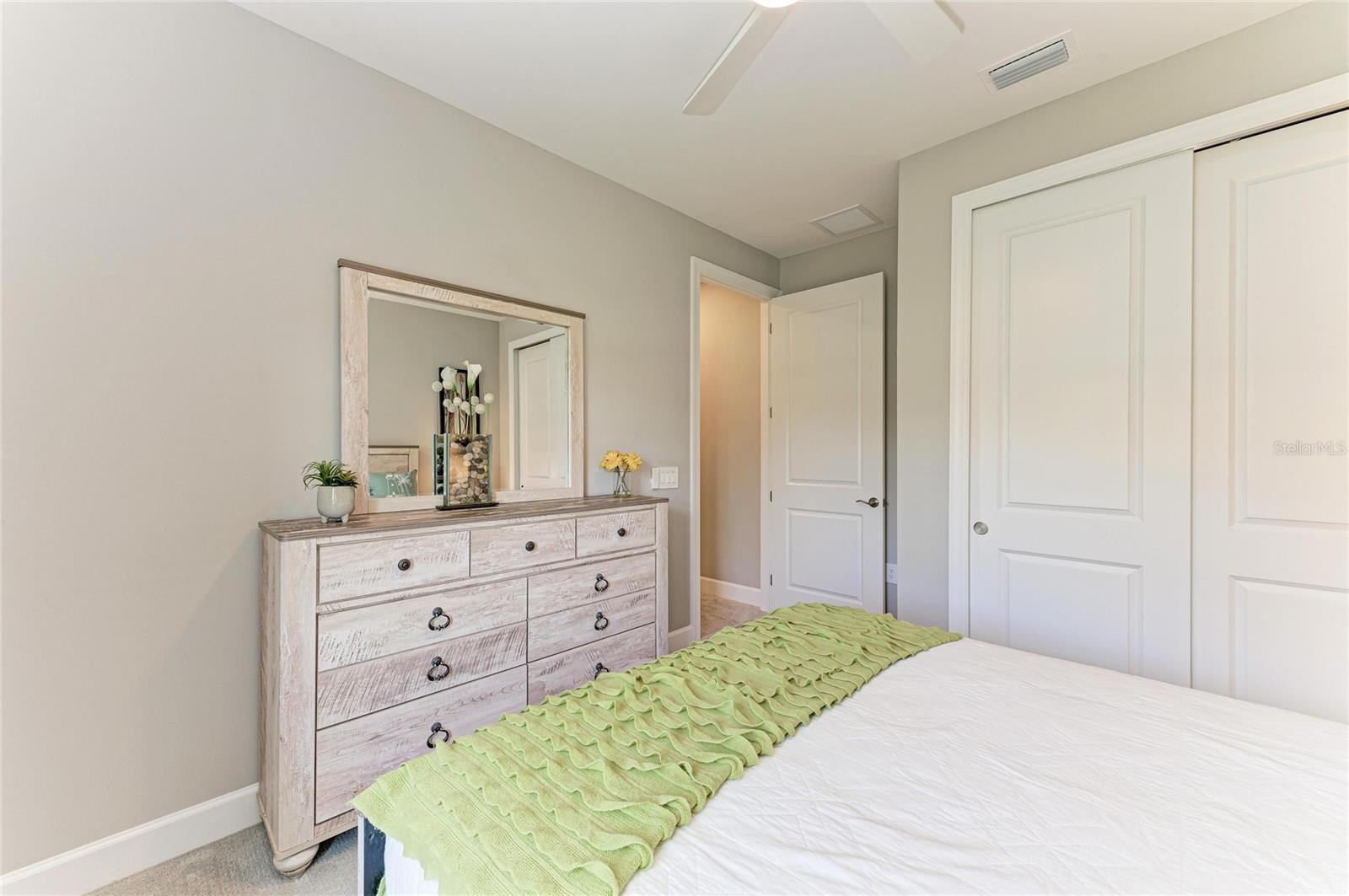 7575 SUMMERLAND Cv LAKEWOOD RANCH, FL 34202