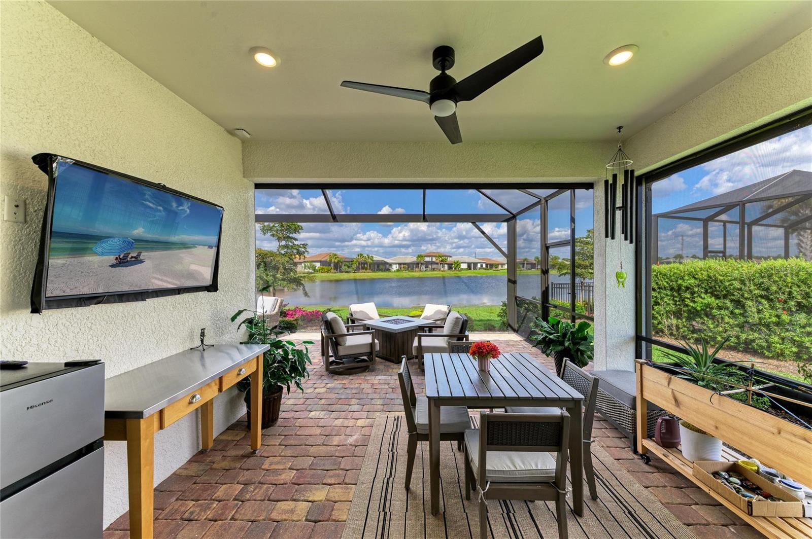 7575 SUMMERLAND Cv LAKEWOOD RANCH, FL 34202