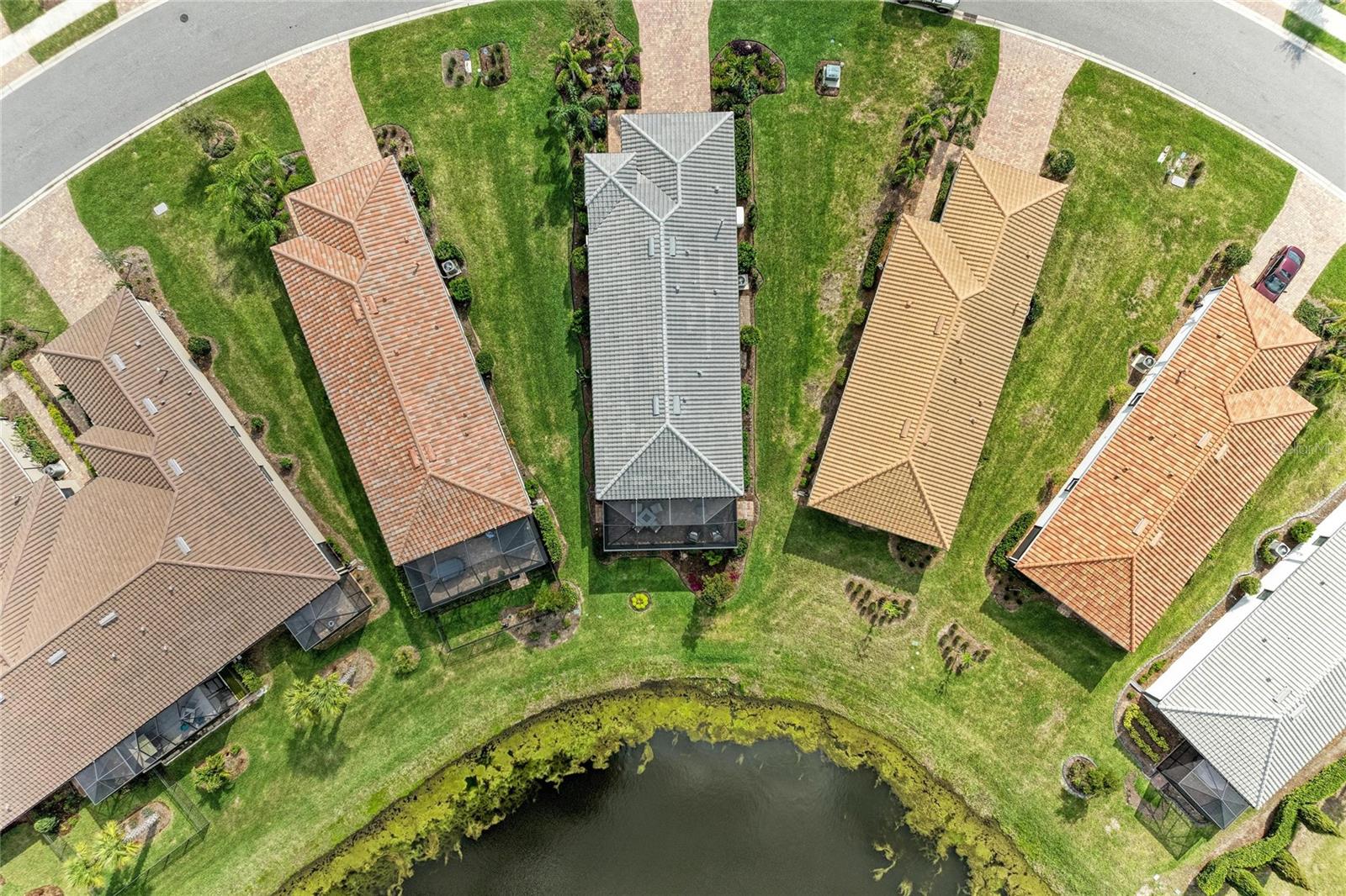 7575 SUMMERLAND Cv LAKEWOOD RANCH, FL 34202