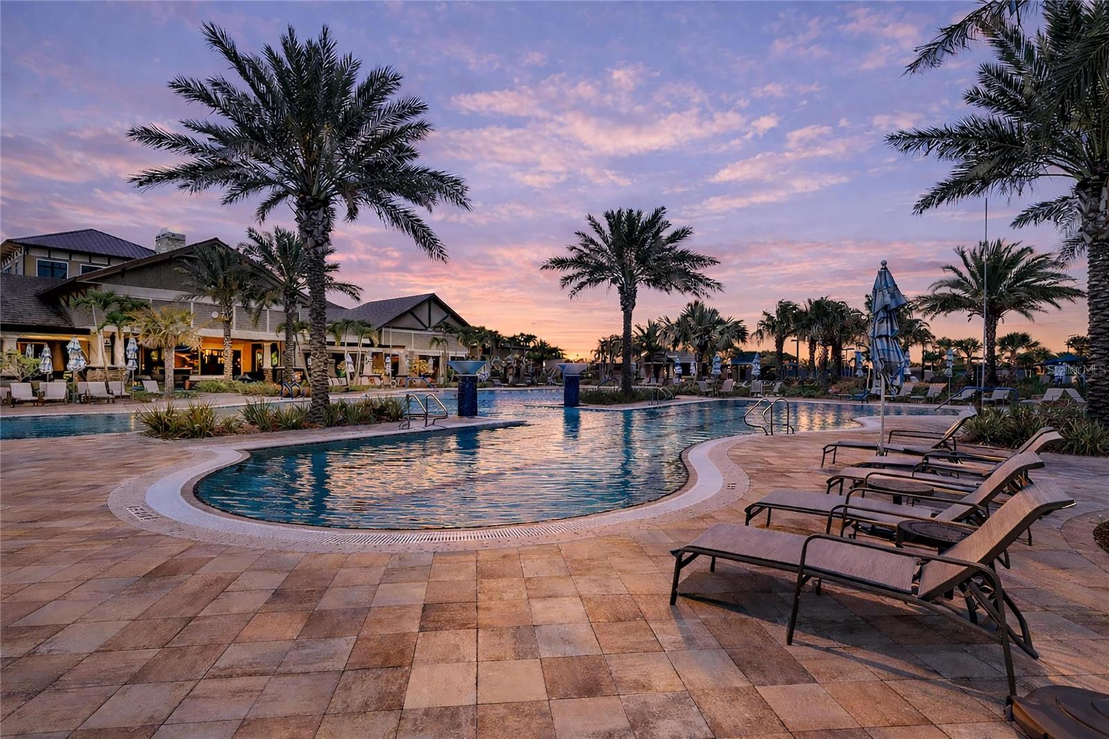 7575 SUMMERLAND Cv LAKEWOOD RANCH, FL 34202