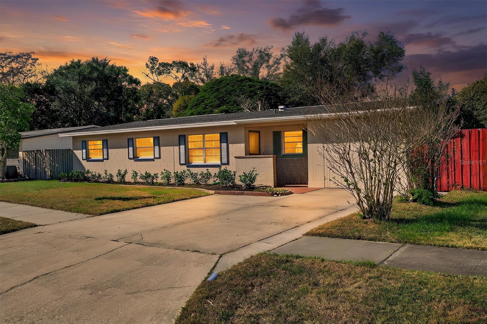 1704 LARKIN Ave ORLANDO, FL 32812