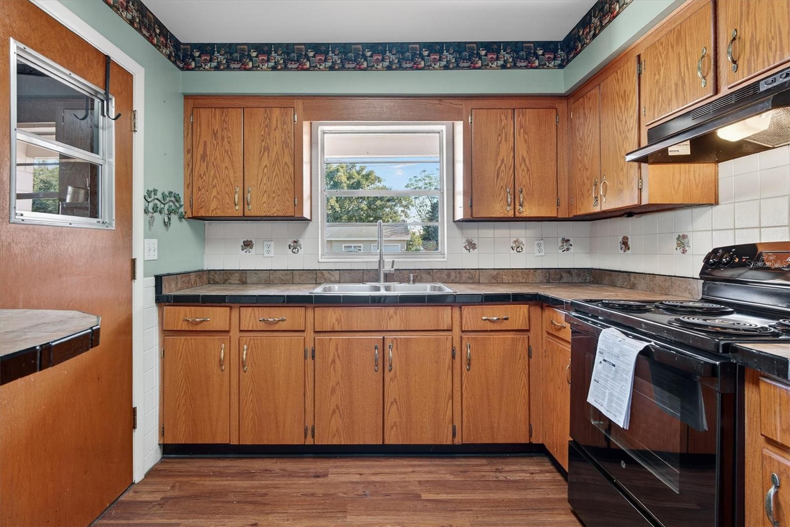 1704 LARKIN Ave ORLANDO, FL 32812