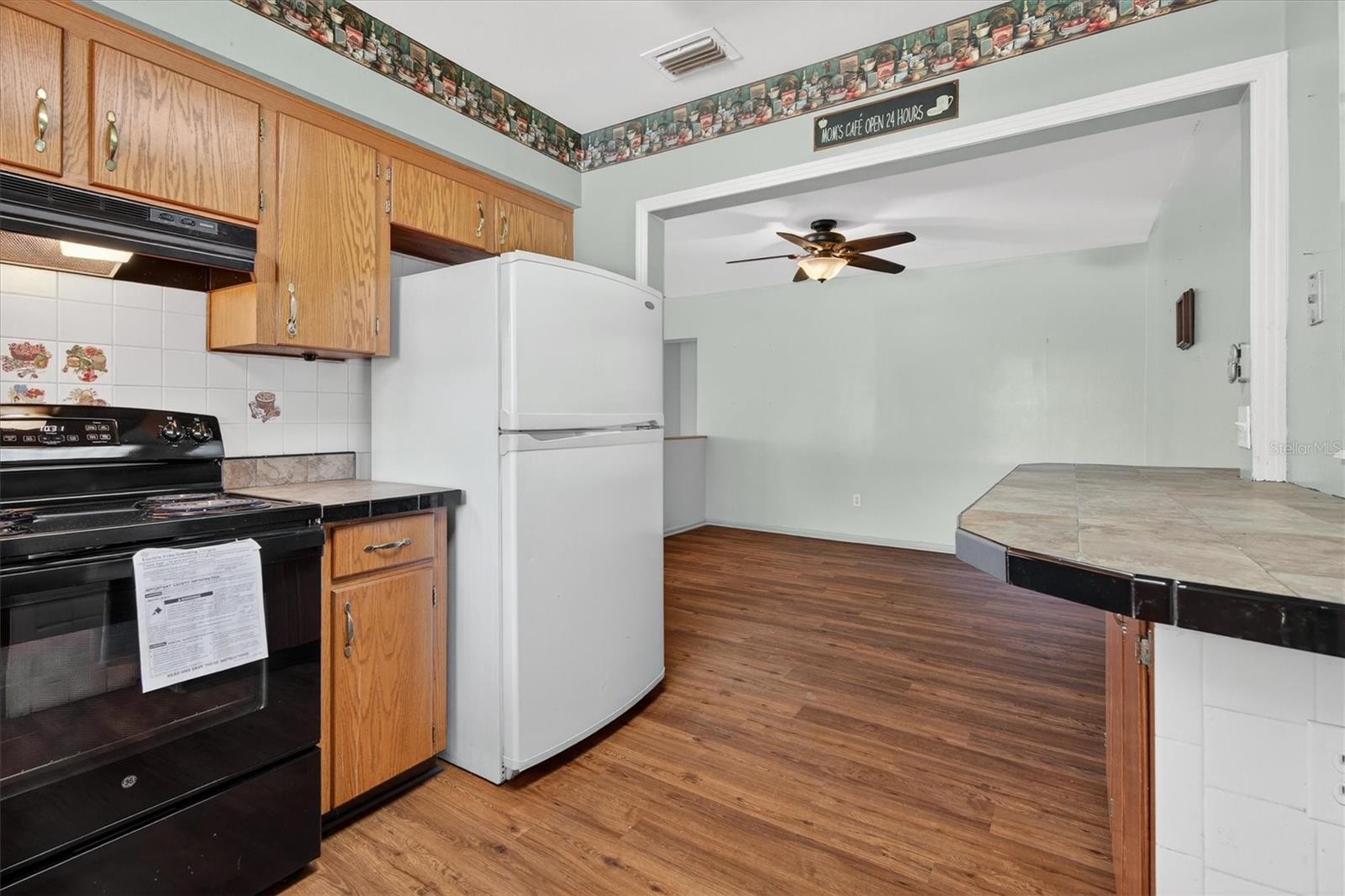 1704 LARKIN Ave ORLANDO, FL 32812