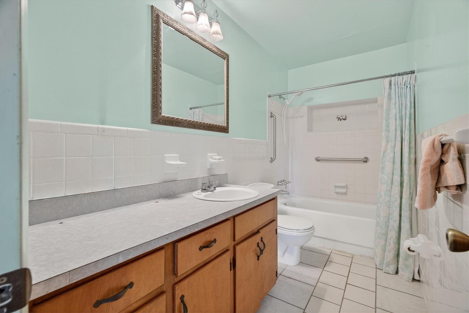 1704 LARKIN Ave ORLANDO, FL 32812