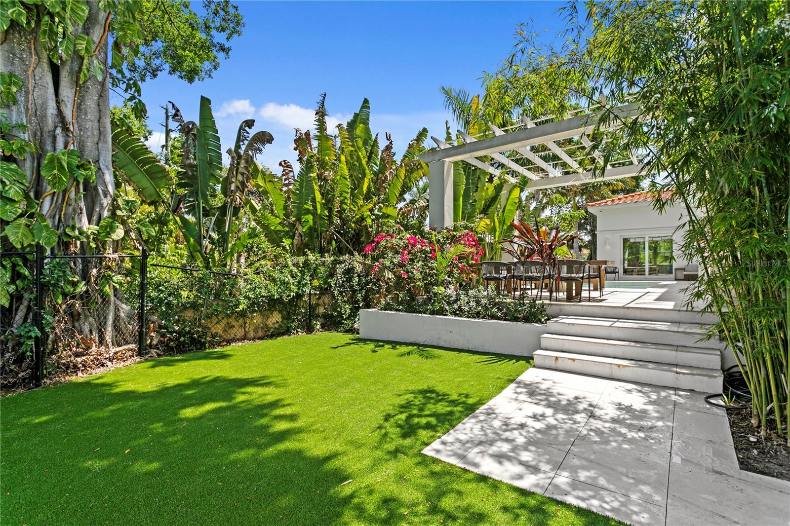 325 22ND Ave ST PETERSBURG, FL 33704