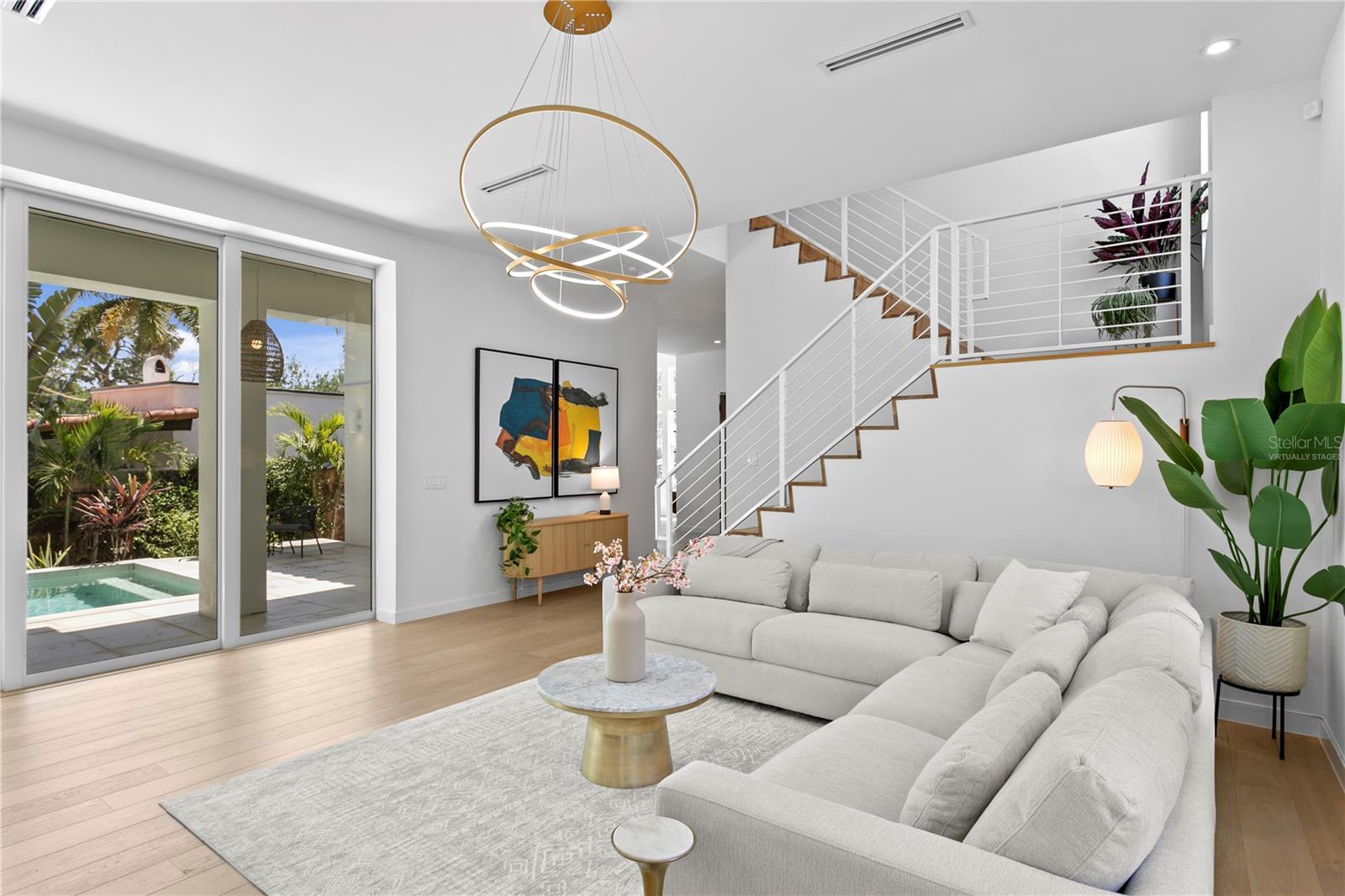 325 22ND Ave ST PETERSBURG, FL 33704