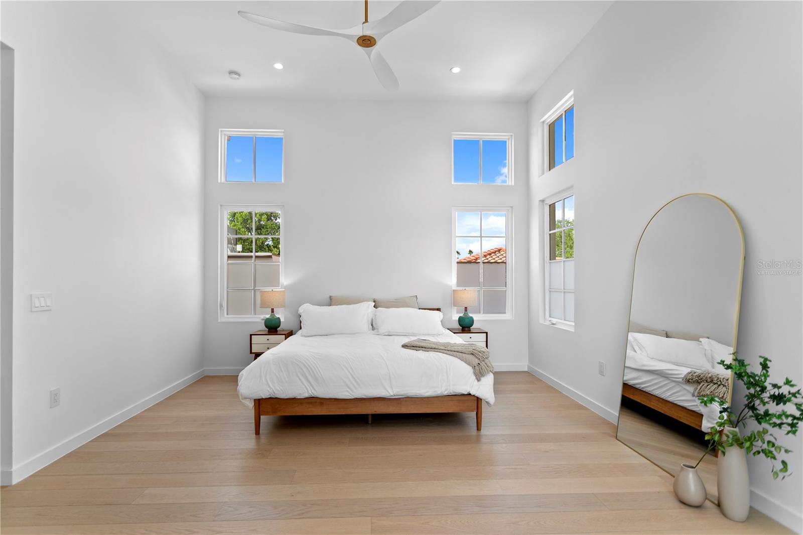 325 22ND Ave ST PETERSBURG, FL 33704