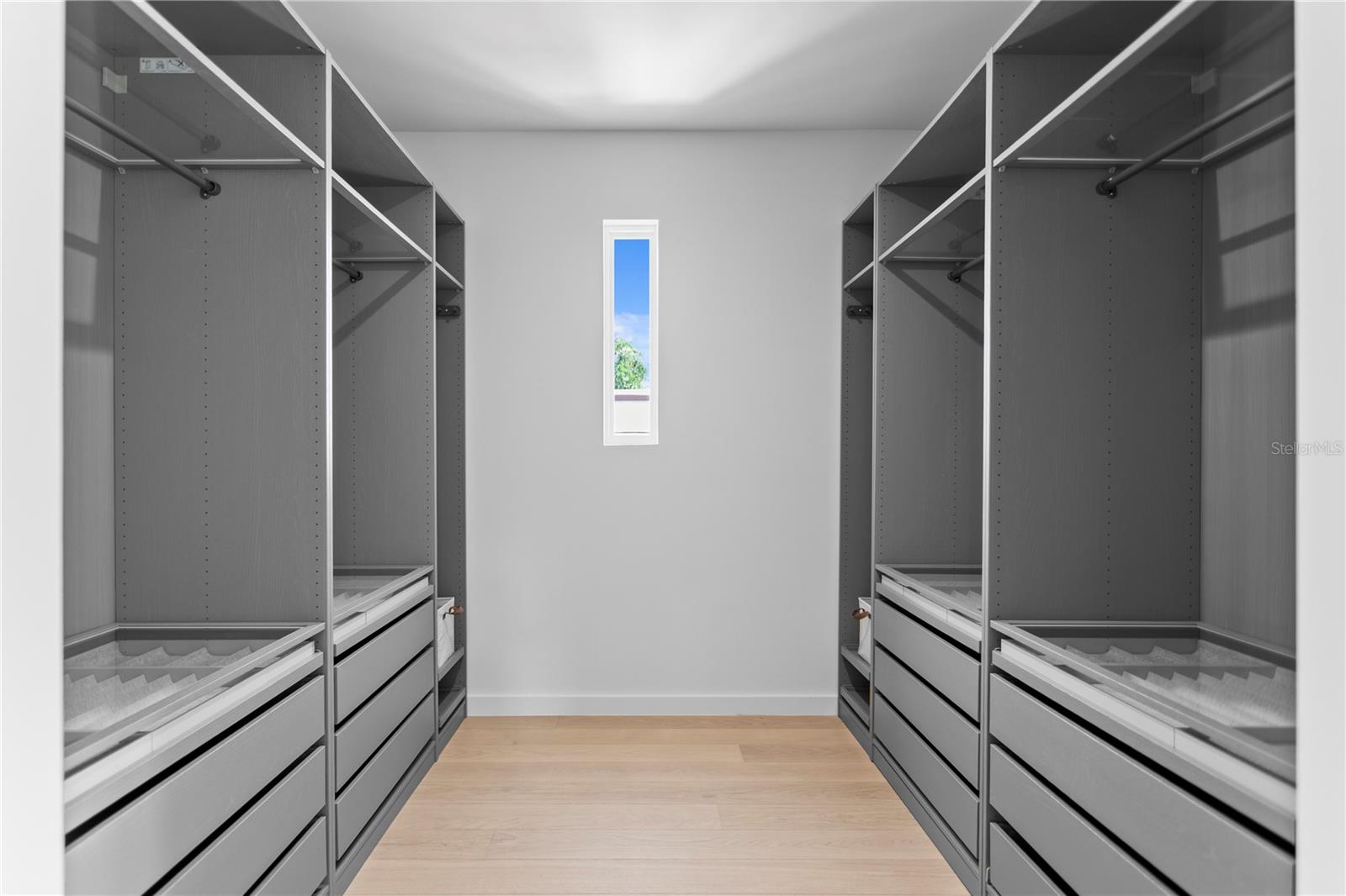 325 22ND Ave ST PETERSBURG, FL 33704