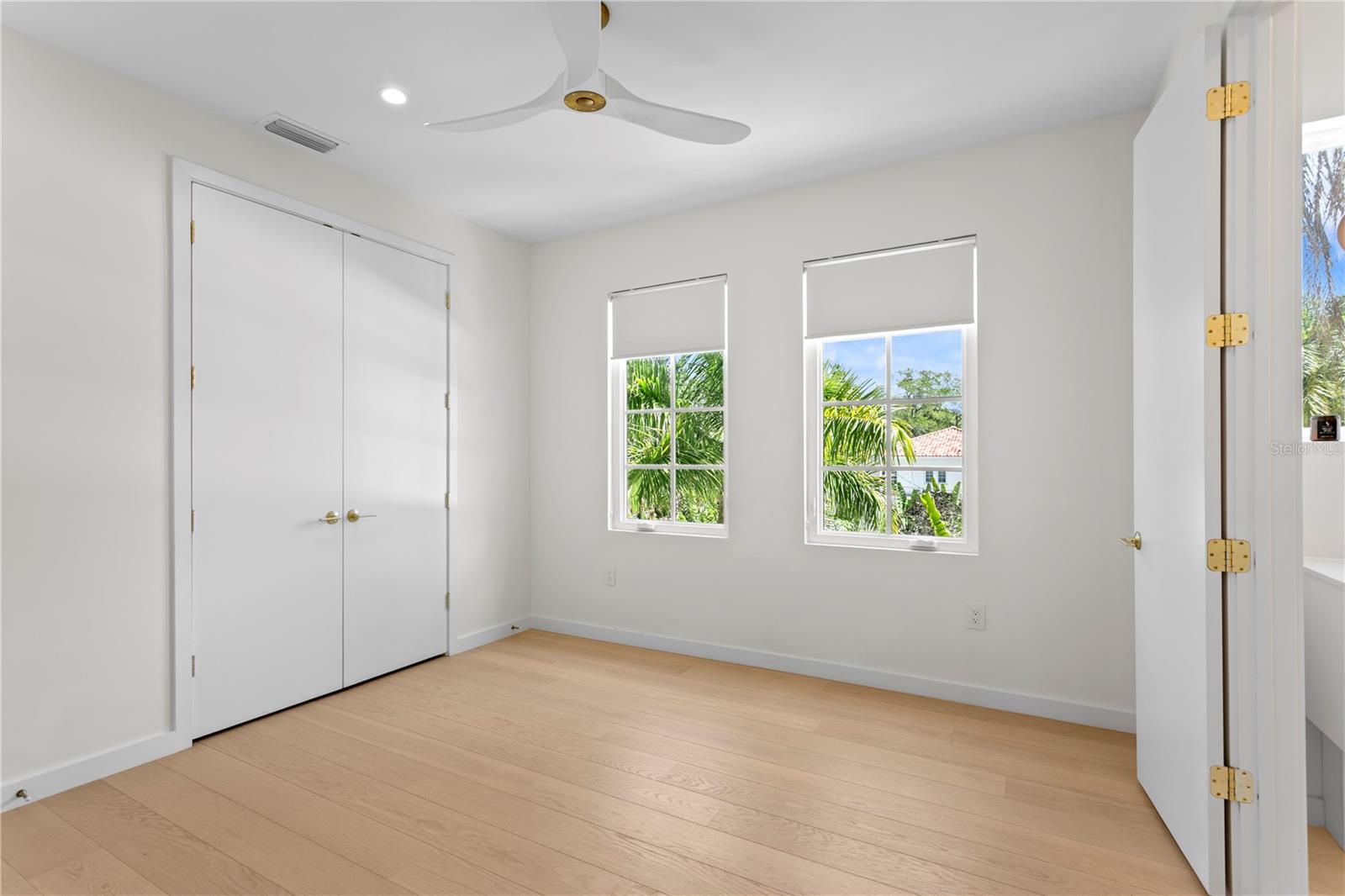 325 22ND Ave ST PETERSBURG, FL 33704