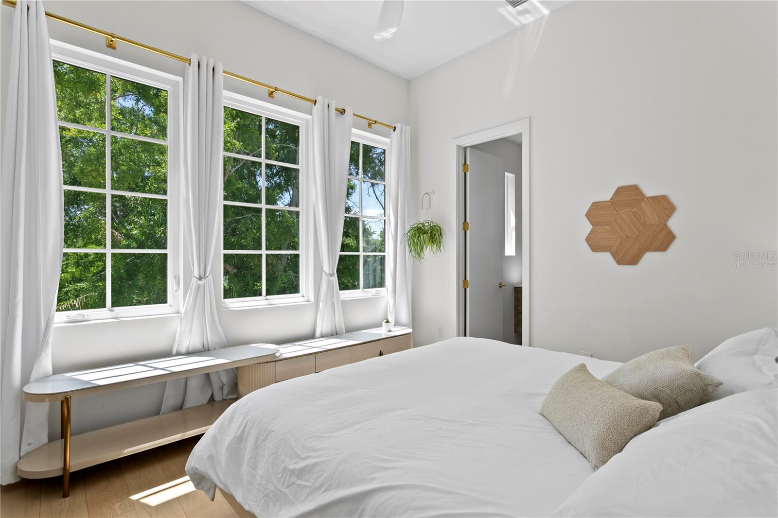 325 22ND Ave ST PETERSBURG, FL 33704