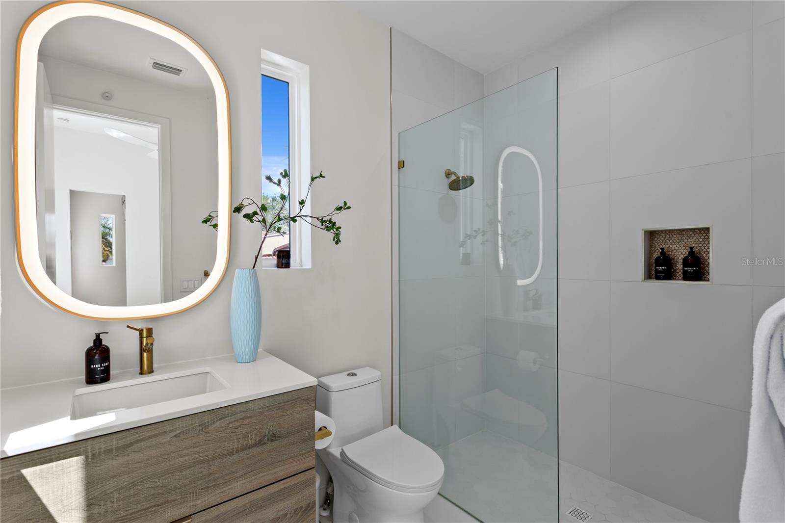 325 22ND Ave ST PETERSBURG, FL 33704