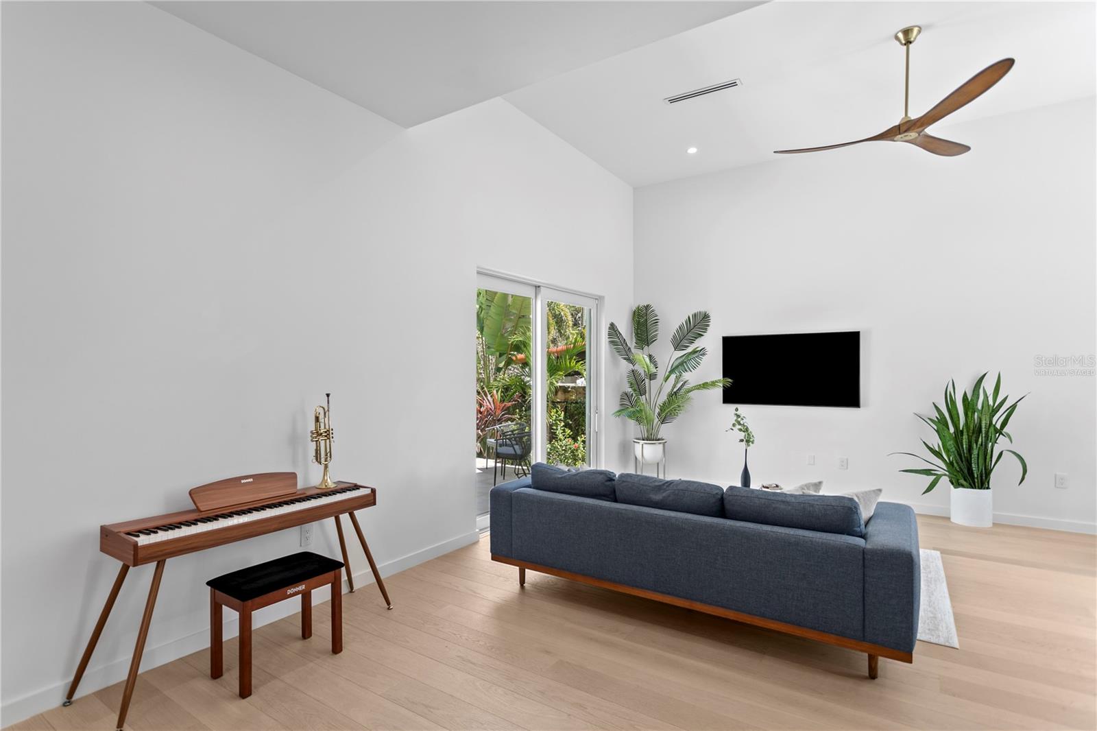 325 22ND Ave ST PETERSBURG, FL 33704