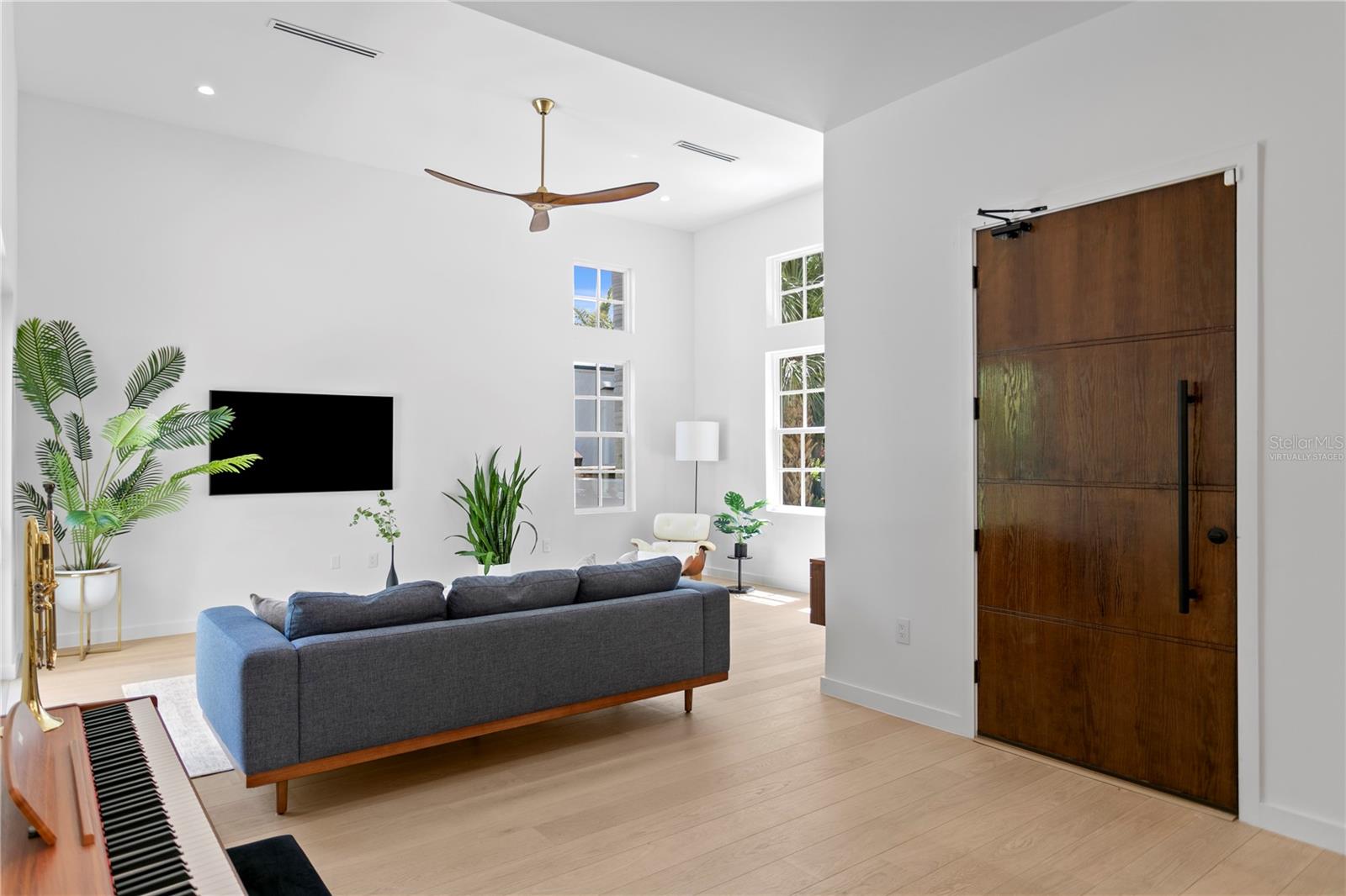 325 22ND Ave ST PETERSBURG, FL 33704