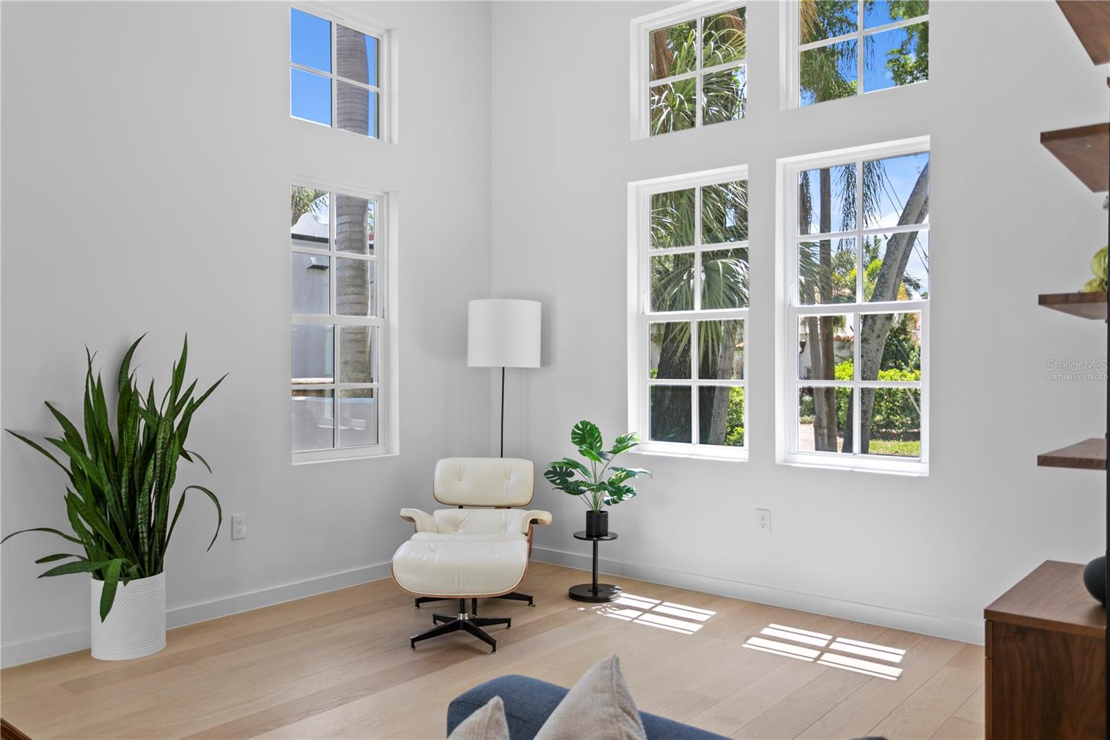 325 22ND Ave ST PETERSBURG, FL 33704