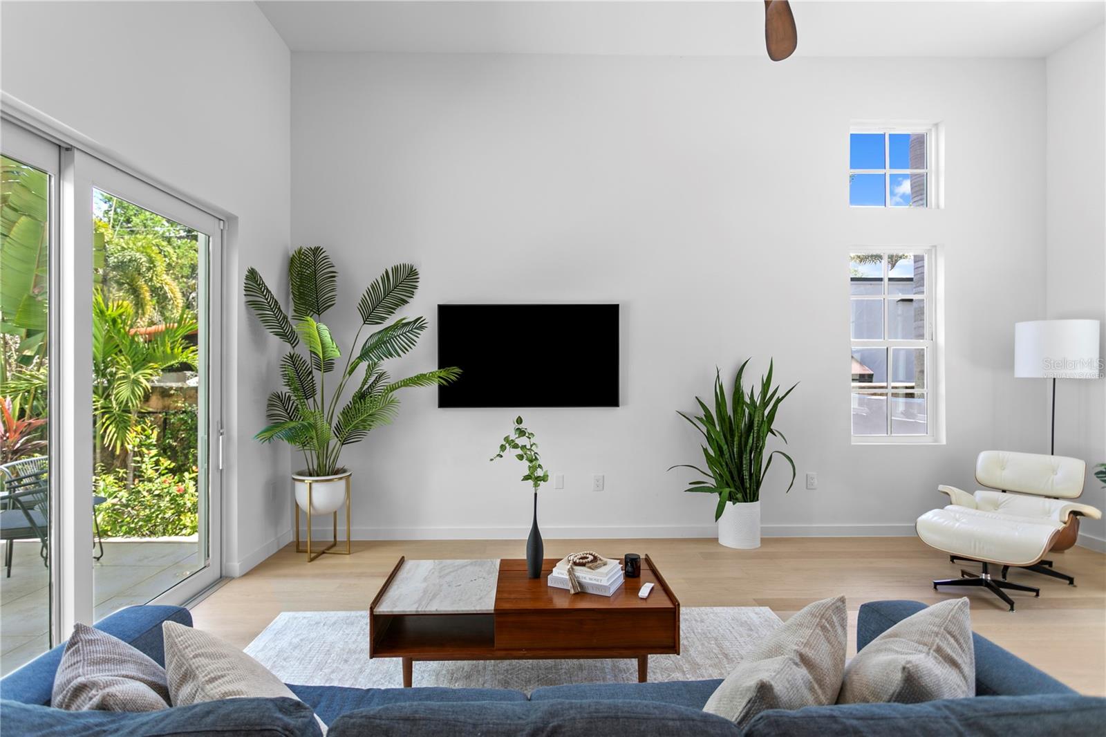 325 22ND Ave ST PETERSBURG, FL 33704