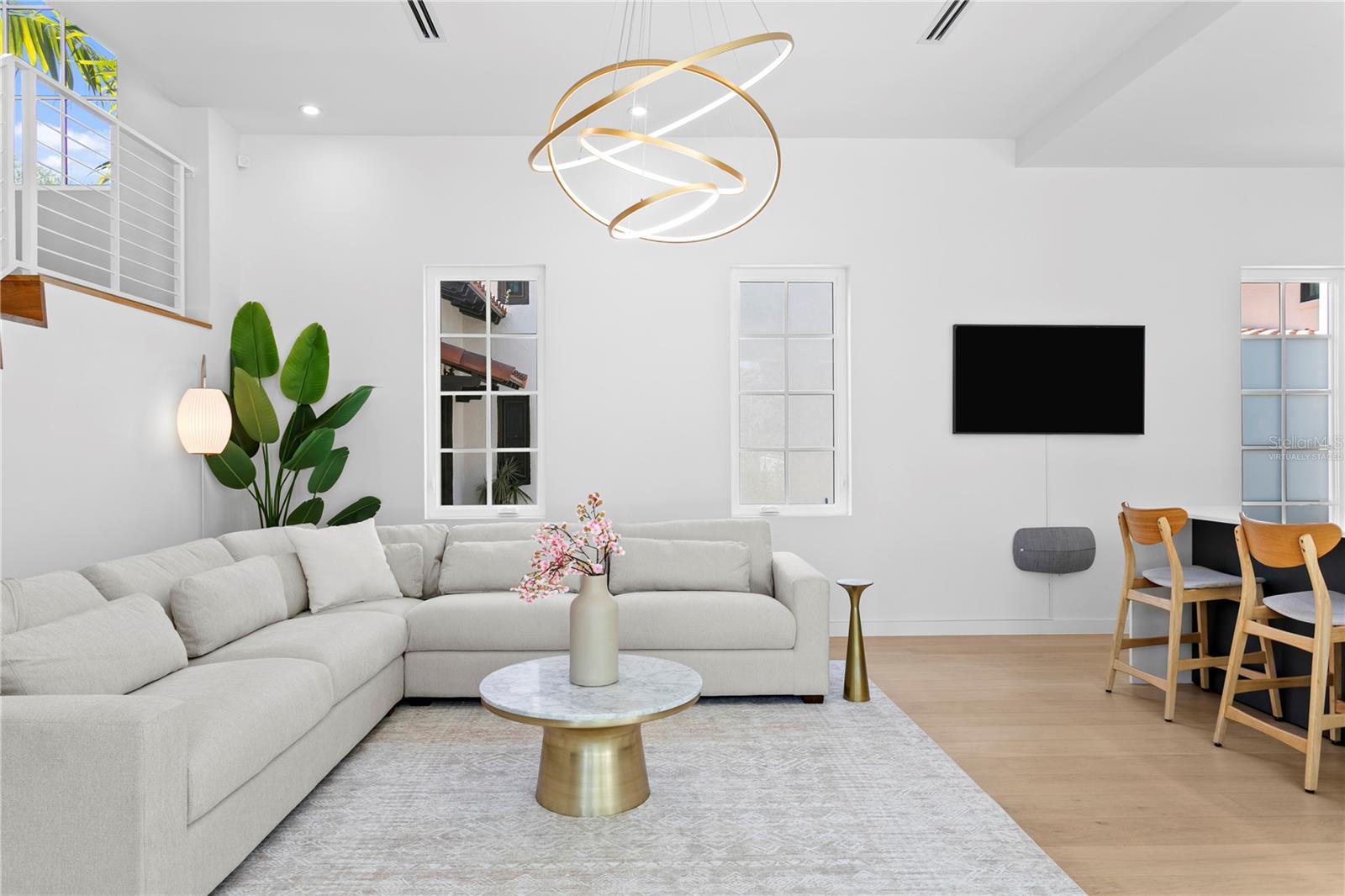 325 22ND Ave ST PETERSBURG, FL 33704