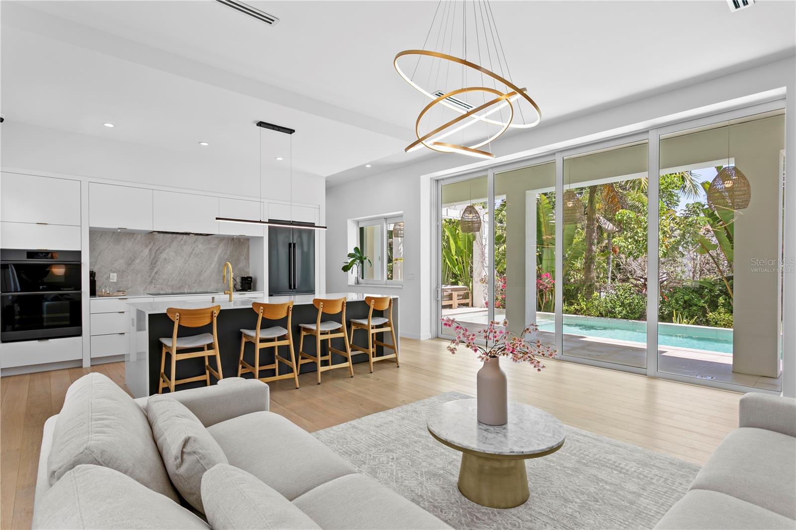 325 22ND Ave ST PETERSBURG, FL 33704