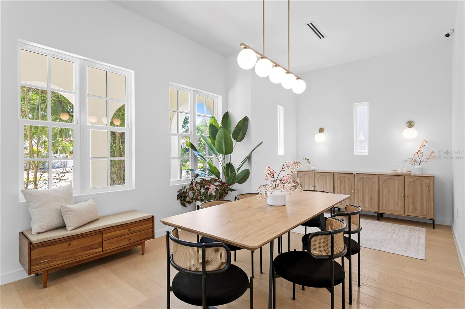 325 22ND Ave ST PETERSBURG, FL 33704