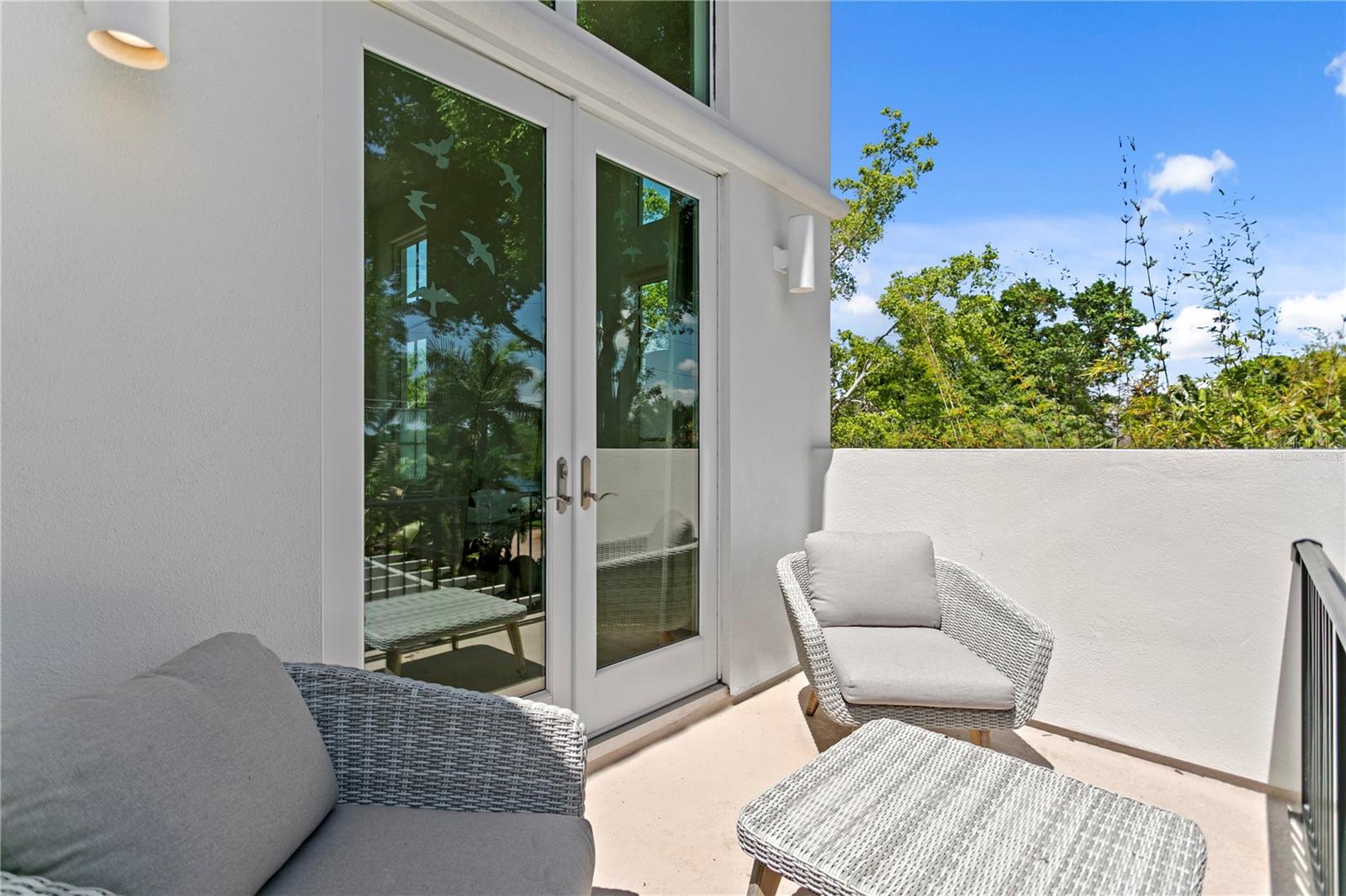 325 22ND Ave ST PETERSBURG, FL 33704