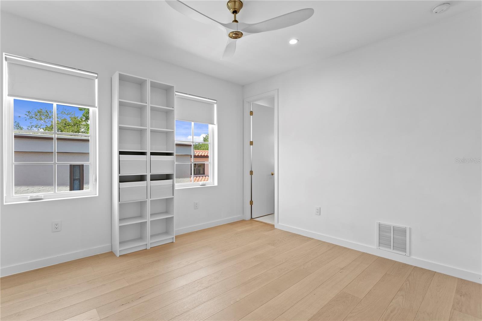 325 22ND Ave ST PETERSBURG, FL 33704