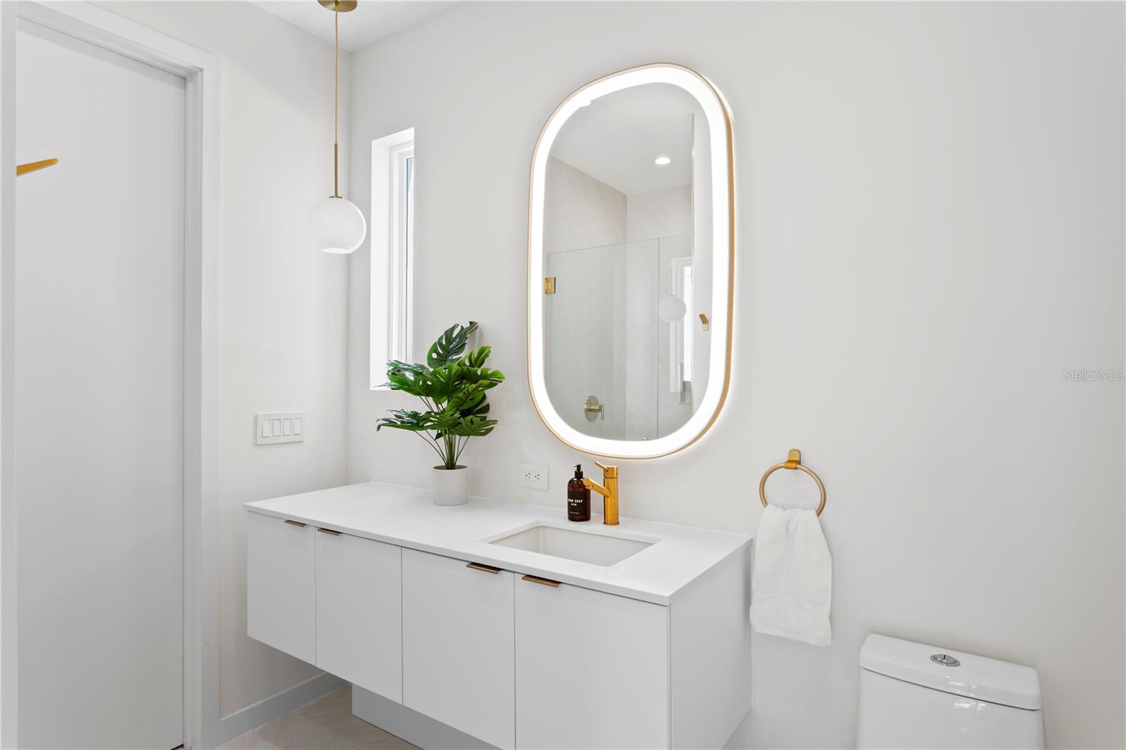 325 22ND Ave ST PETERSBURG, FL 33704