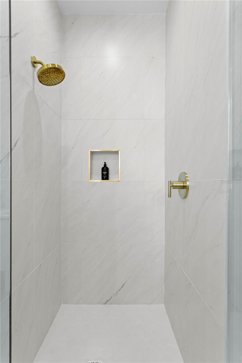 325 22ND Ave ST PETERSBURG, FL 33704