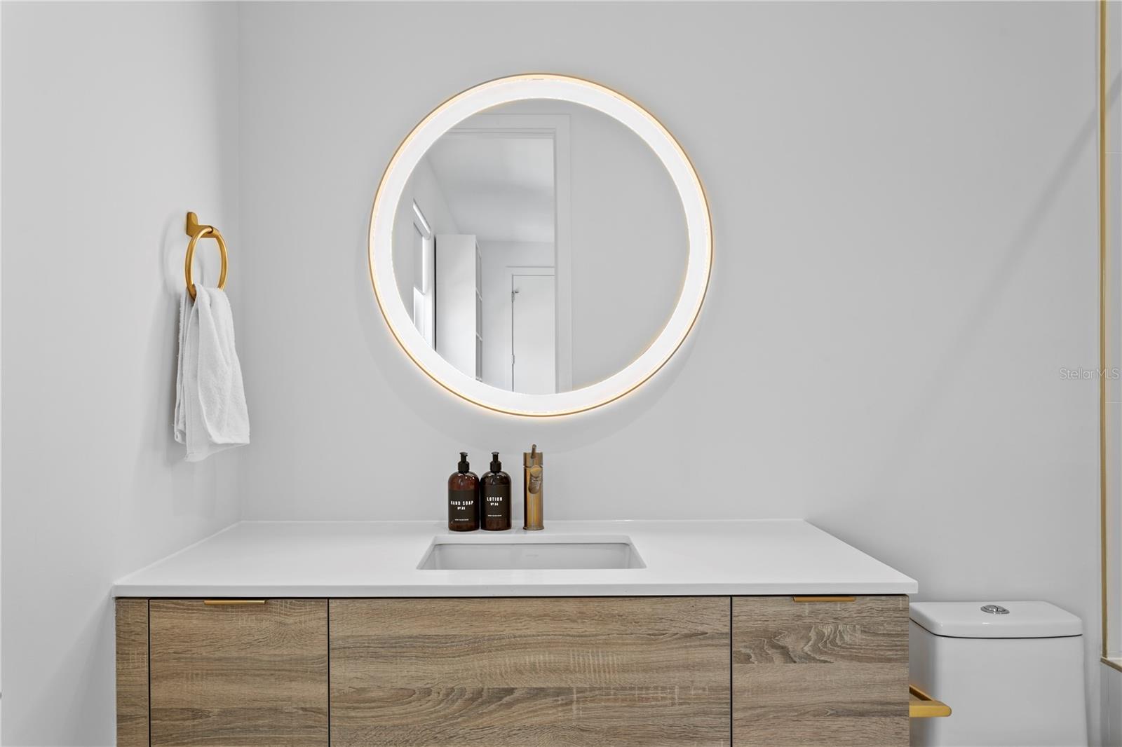 325 22ND Ave ST PETERSBURG, FL 33704