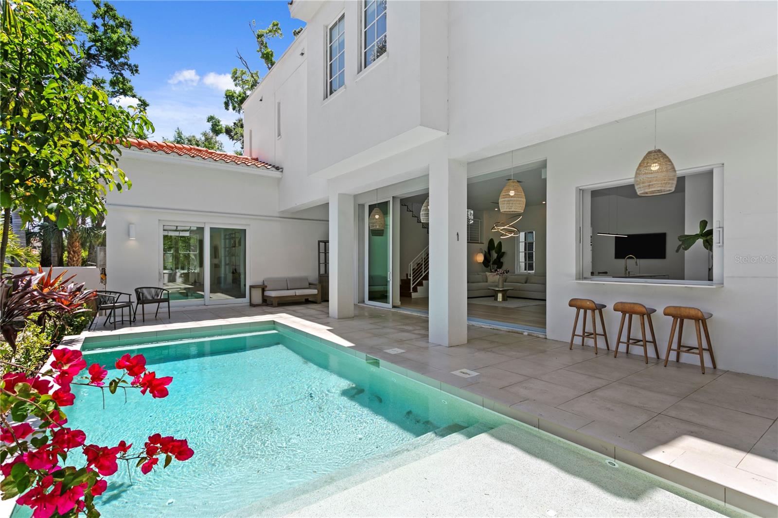 325 22ND Ave ST PETERSBURG, FL 33704