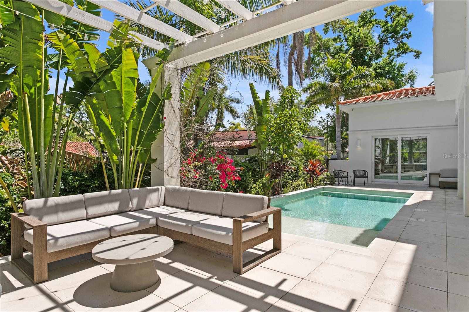 325 22ND Ave ST PETERSBURG, FL 33704