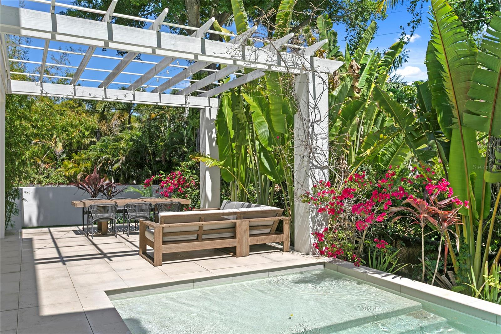 325 22ND Ave ST PETERSBURG, FL 33704