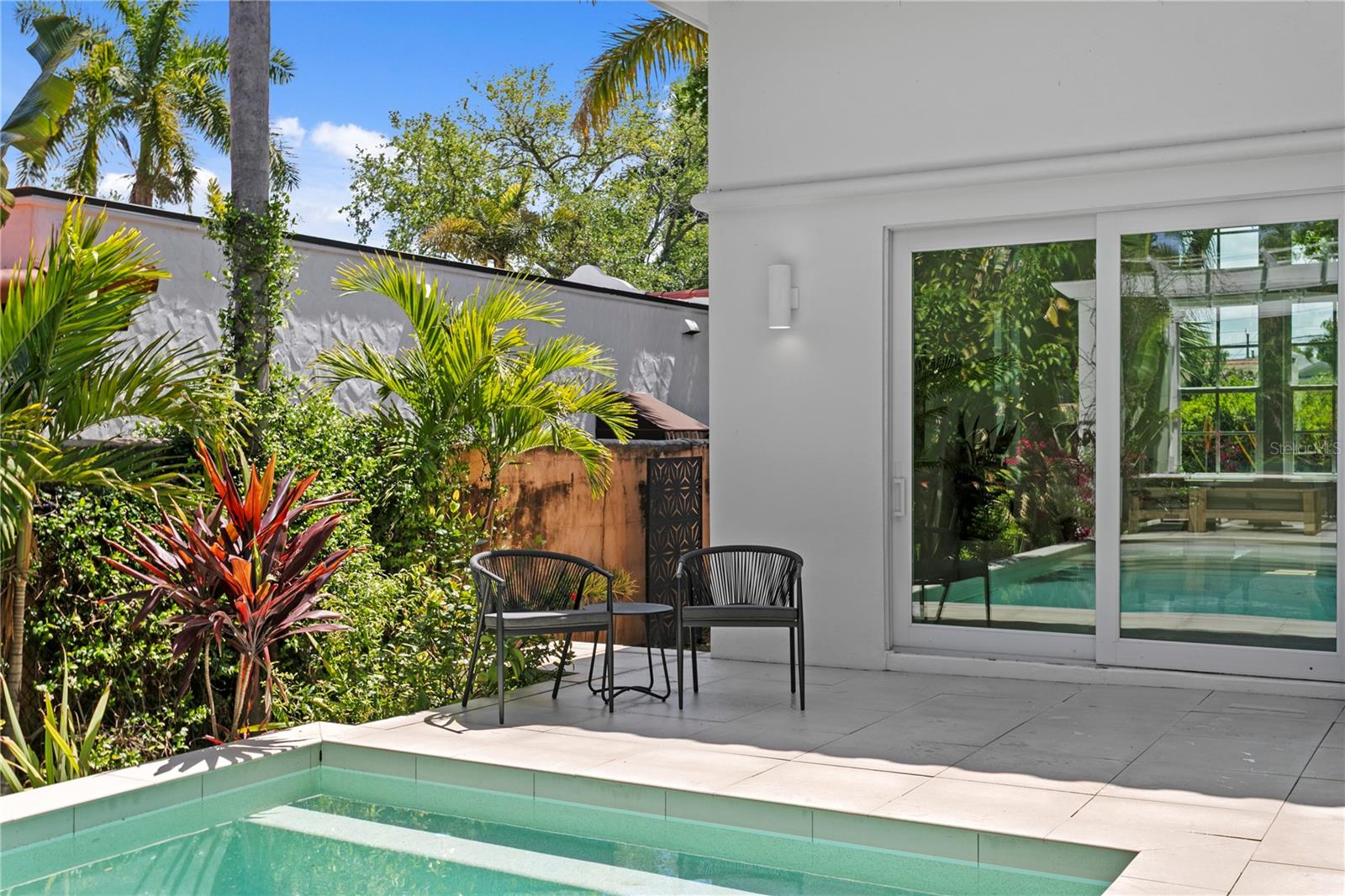 325 22ND Ave ST PETERSBURG, FL 33704