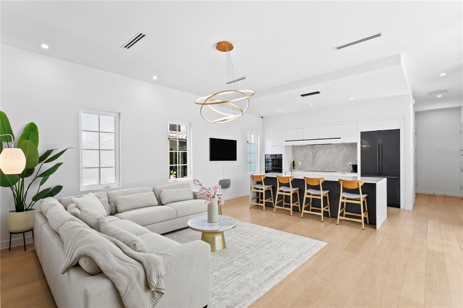 325 22ND Ave ST PETERSBURG, FL 33704