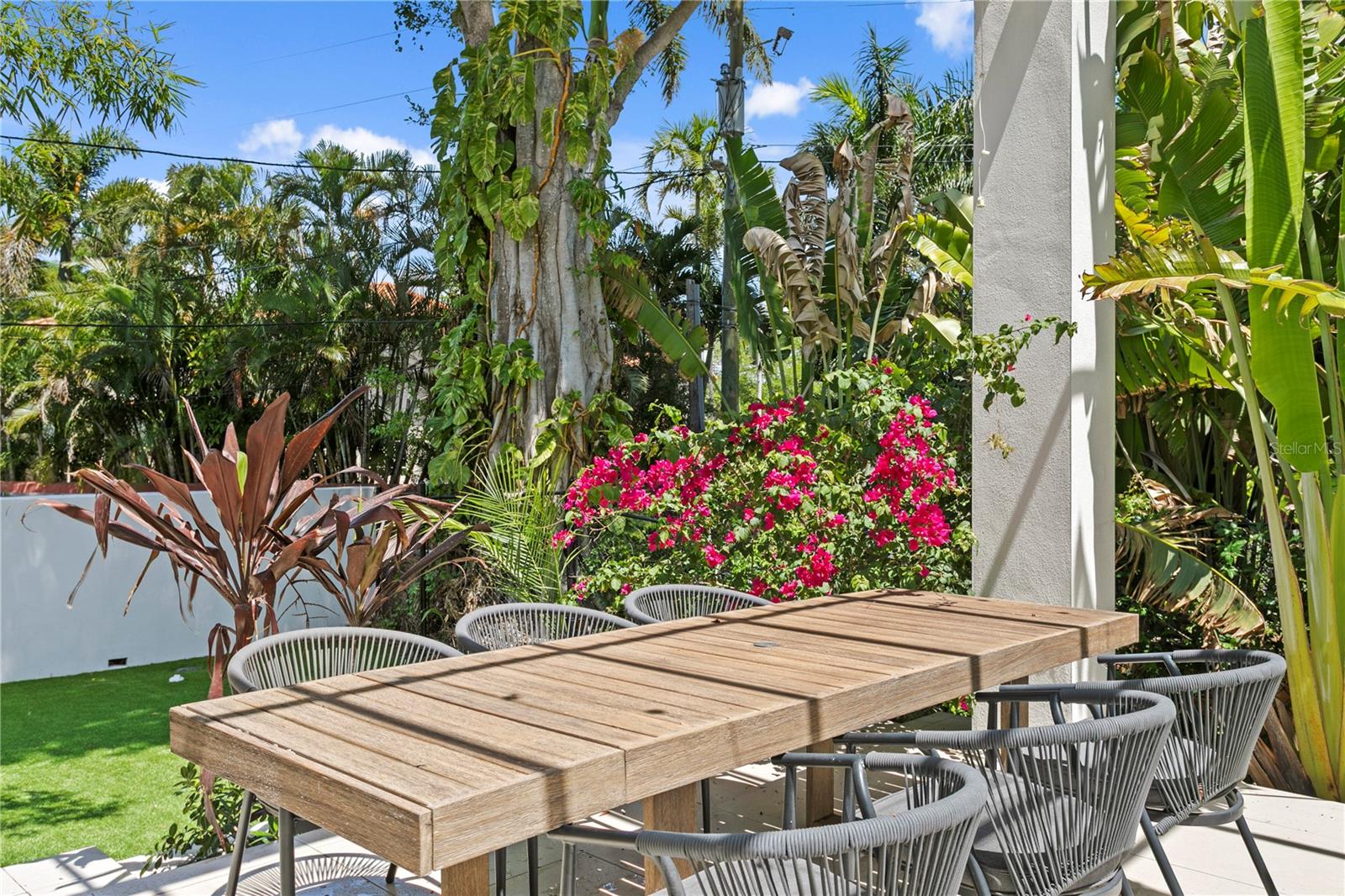 325 22ND Ave ST PETERSBURG, FL 33704