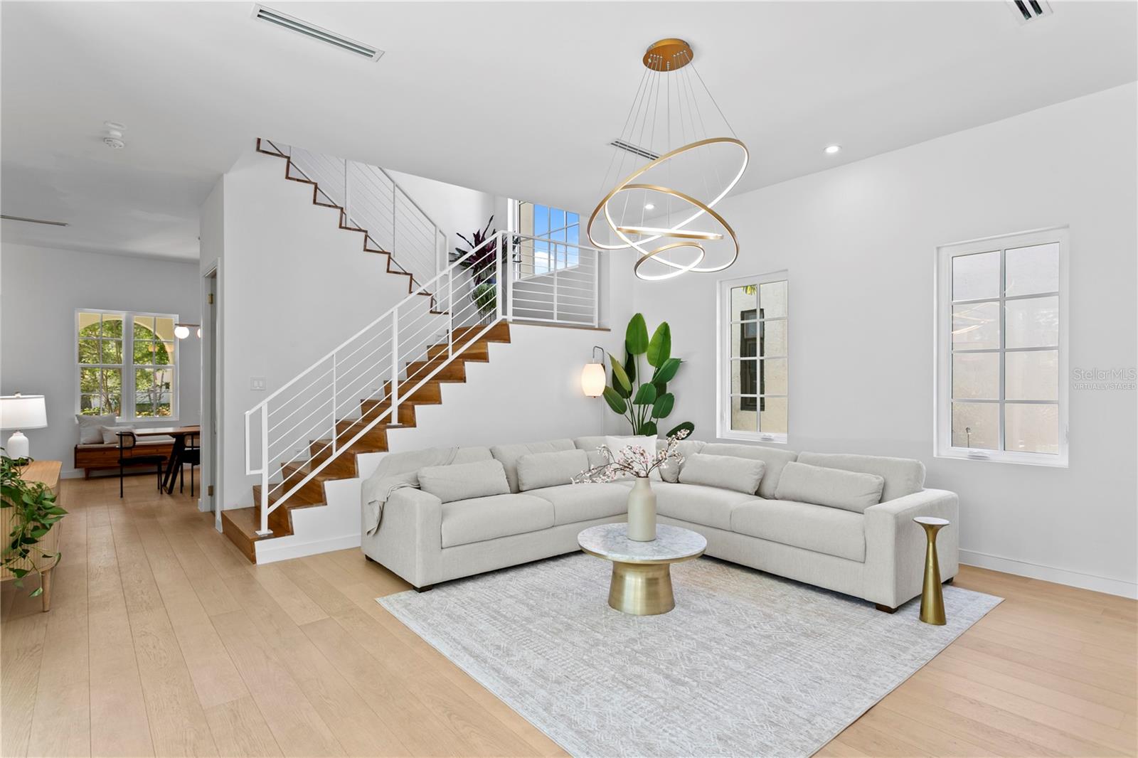 325 22ND Ave ST PETERSBURG, FL 33704