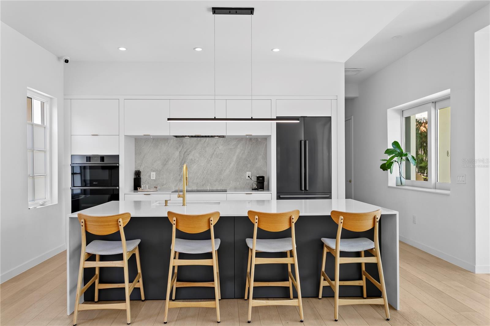 325 22ND Ave ST PETERSBURG, FL 33704