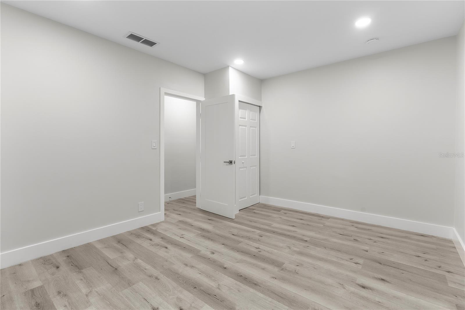 5526 PARKDALE Dr ORLANDO, FL 32839