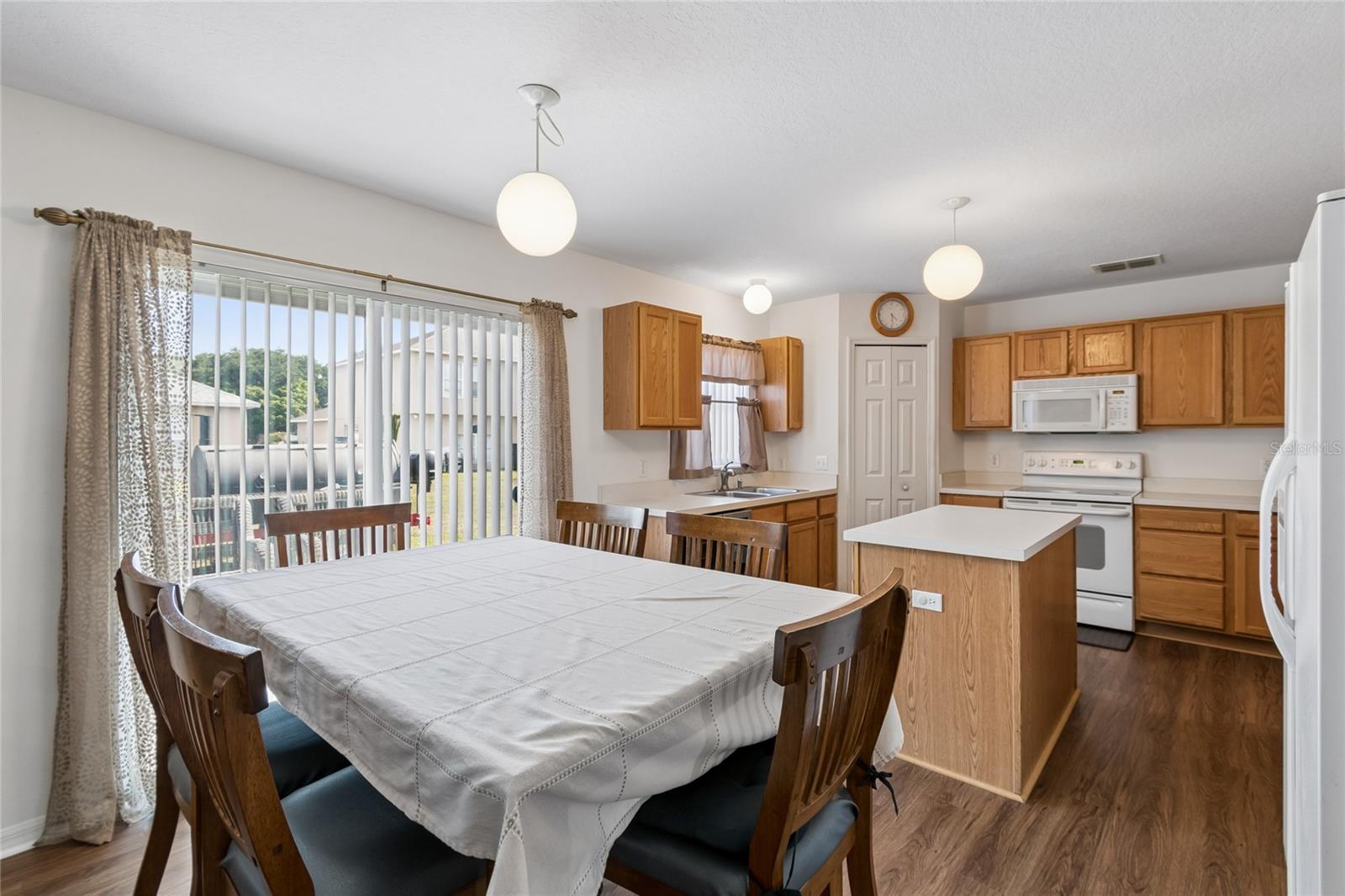 2789 WOODLAND Crk Cir KISSIMMEE, FL 34744