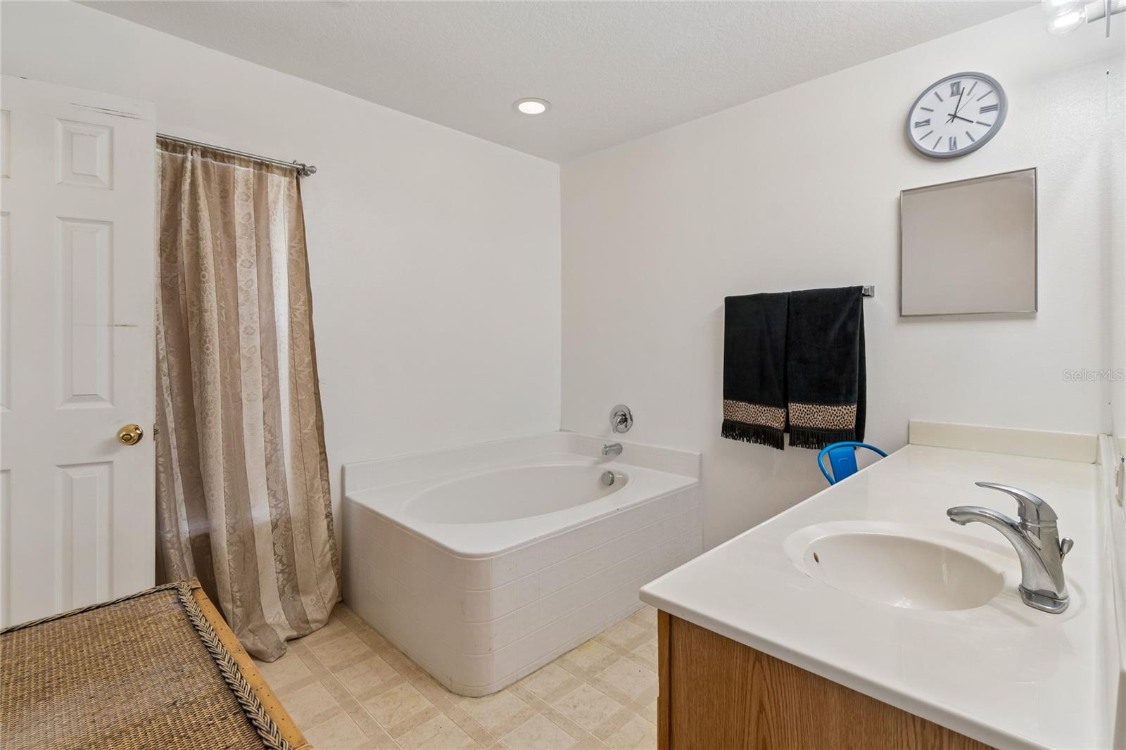 2789 WOODLAND Crk Cir KISSIMMEE, FL 34744