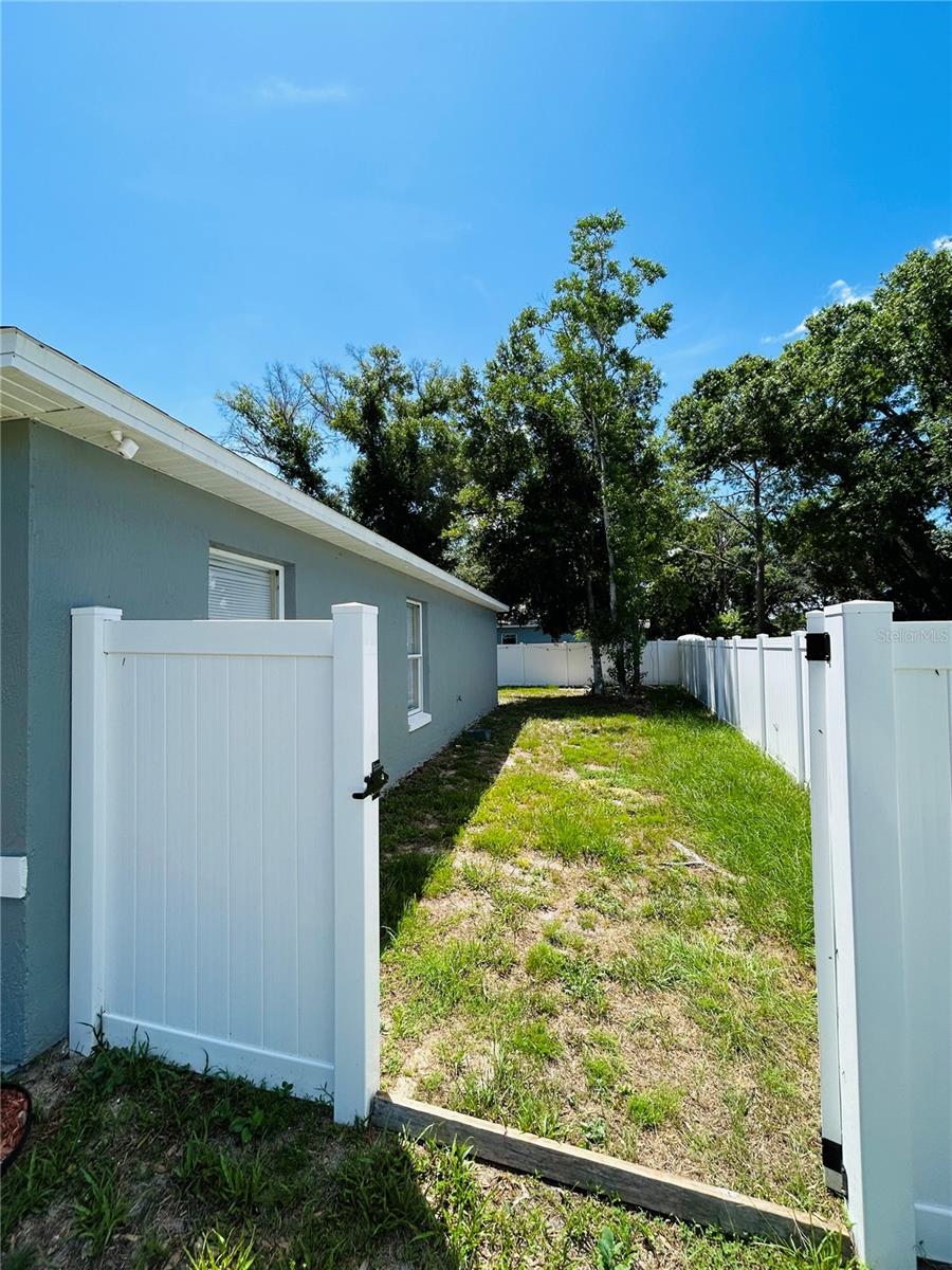 635 GAZELLE Dr KISSIMMEE, FL 34759