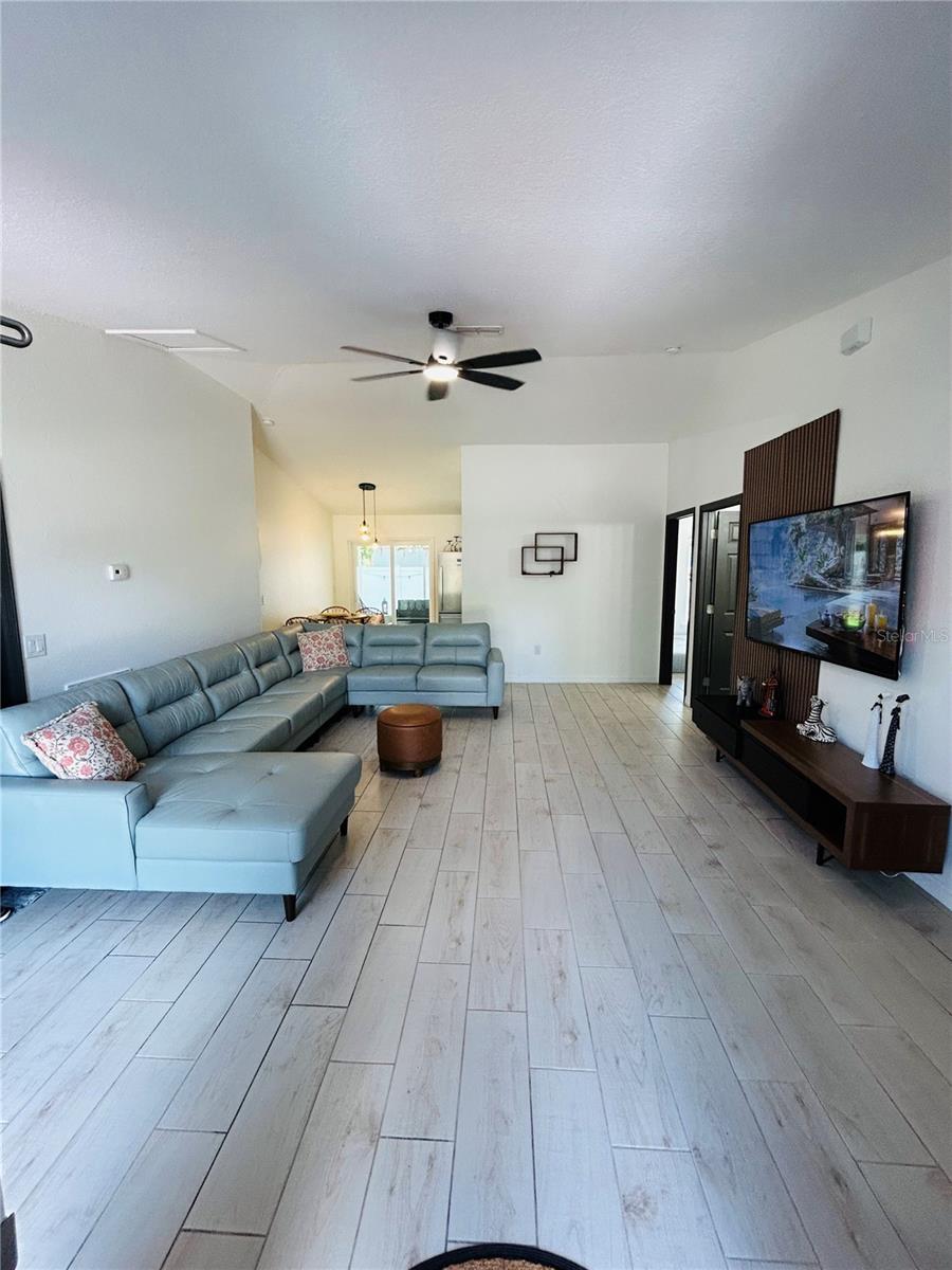 635 GAZELLE Dr KISSIMMEE, FL 34759