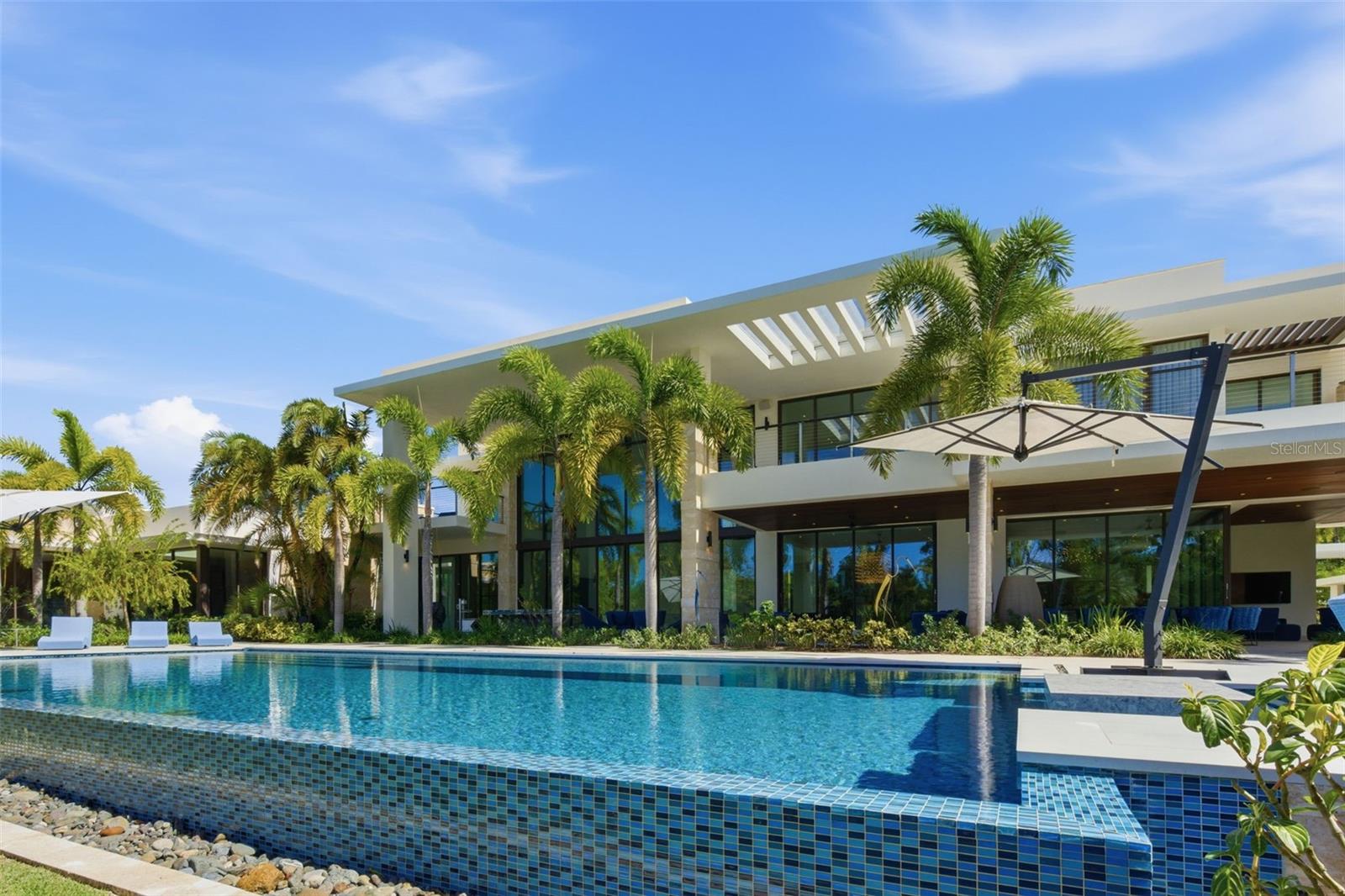 206 LEGACY DORADO, PR 00646