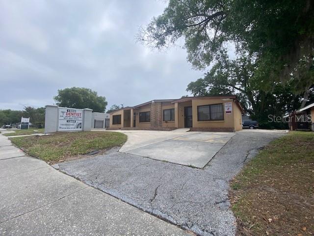 1900 W COLONIAL Dr
