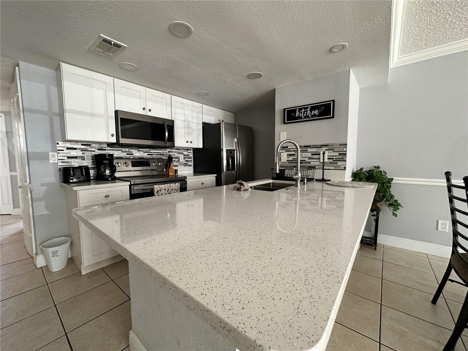 5012 LAGUNA BAY Cir #73 KISSIMMEE, FL 34746