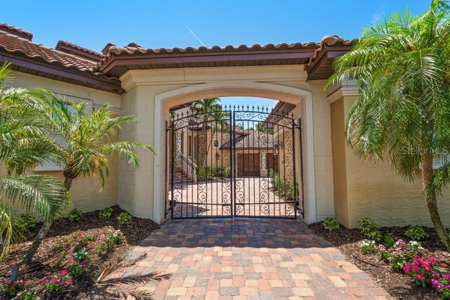 841 PONCE DE LEON Dr ST PETERSBURG, FL 33715