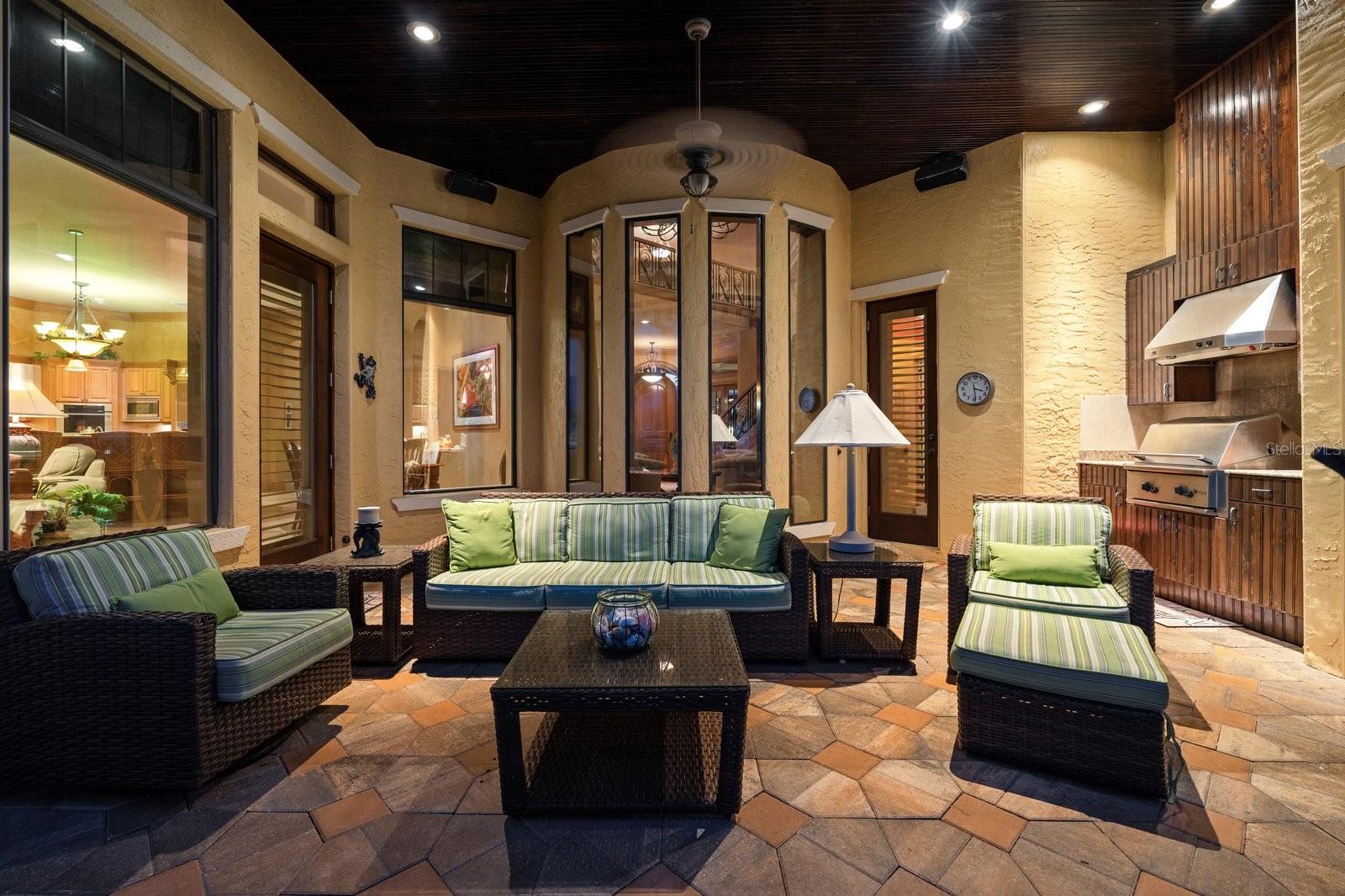 841 PONCE DE LEON Dr ST PETERSBURG, FL 33715