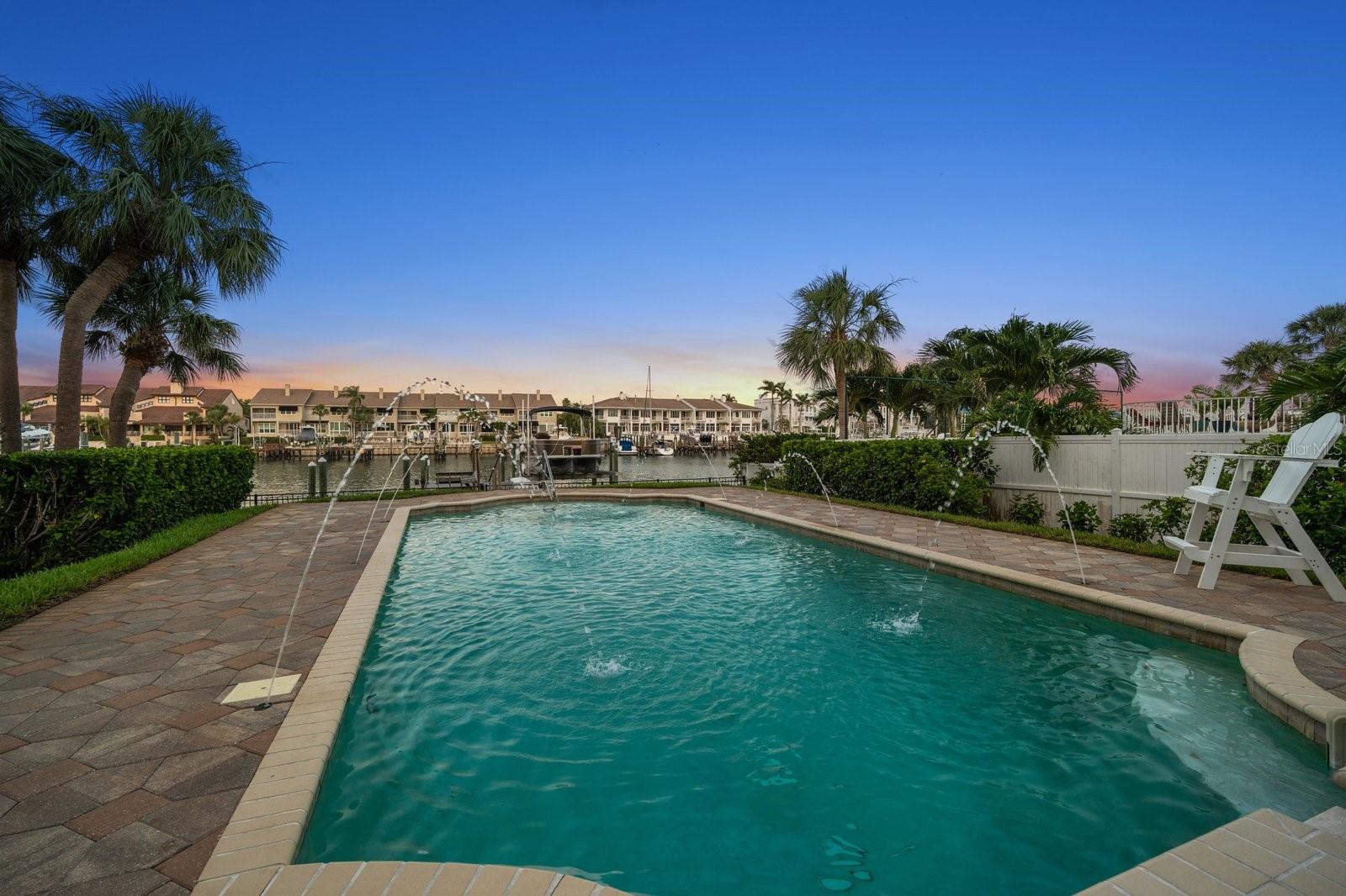 841 PONCE DE LEON Dr ST PETERSBURG, FL 33715