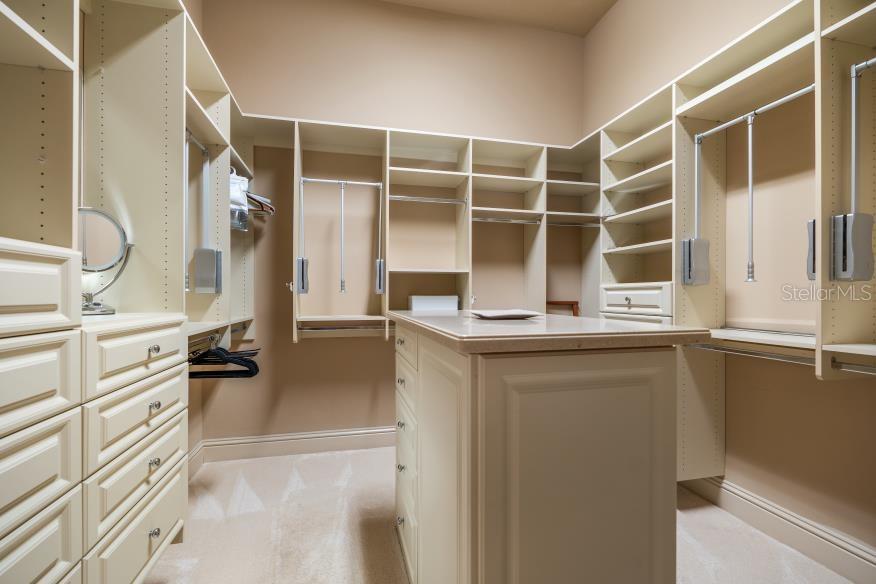 841 PONCE DE LEON Dr ST PETERSBURG, FL 33715